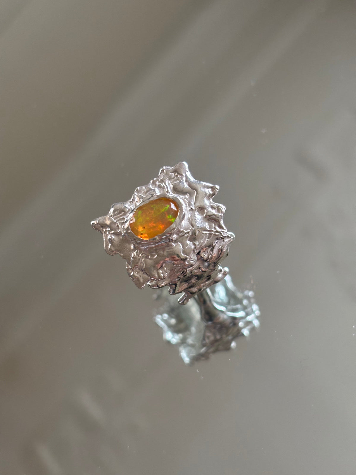 Framed fragment ring - size u