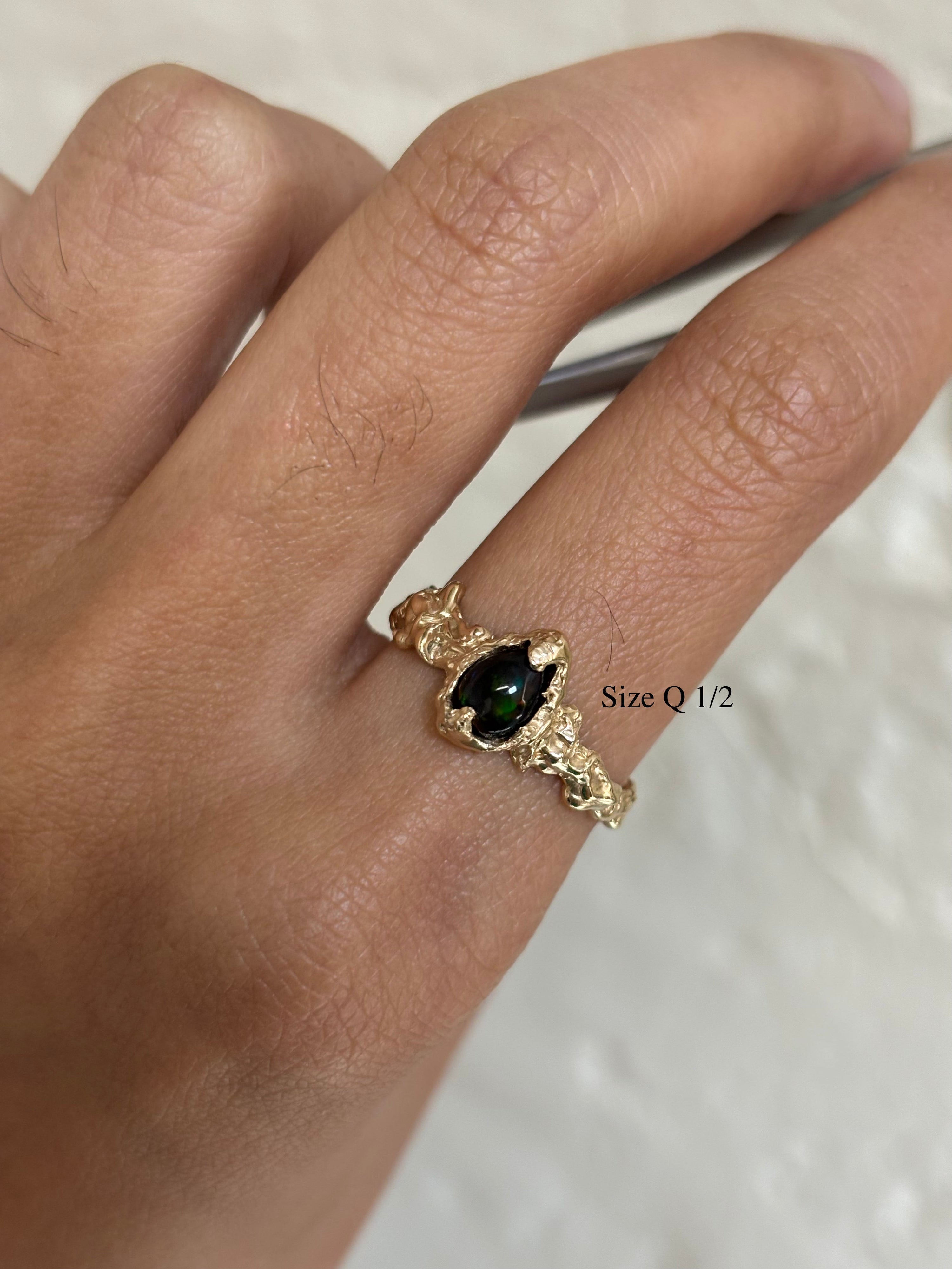 August ring - gold size q 1/2