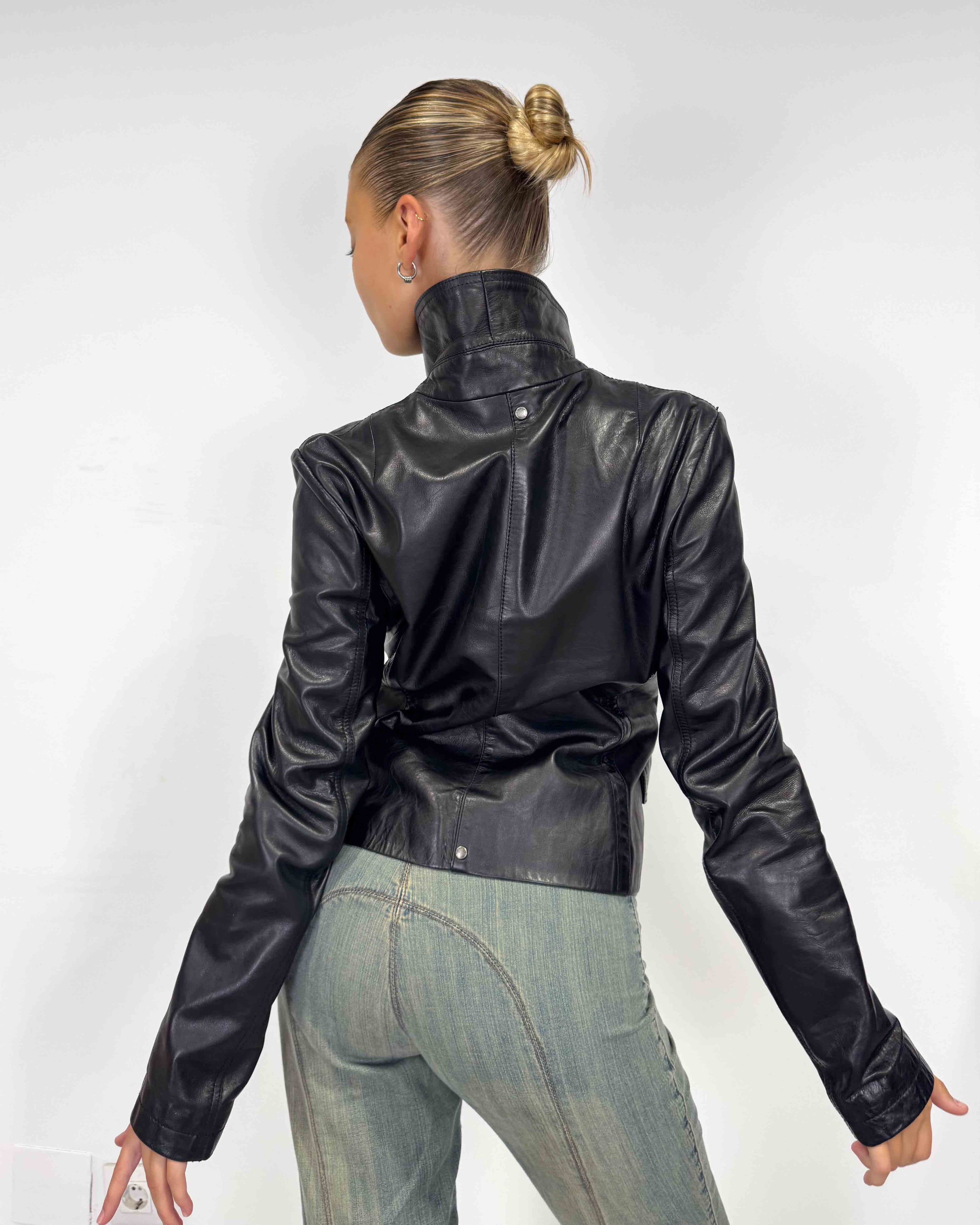The janine leather blazer by patrizia pepe