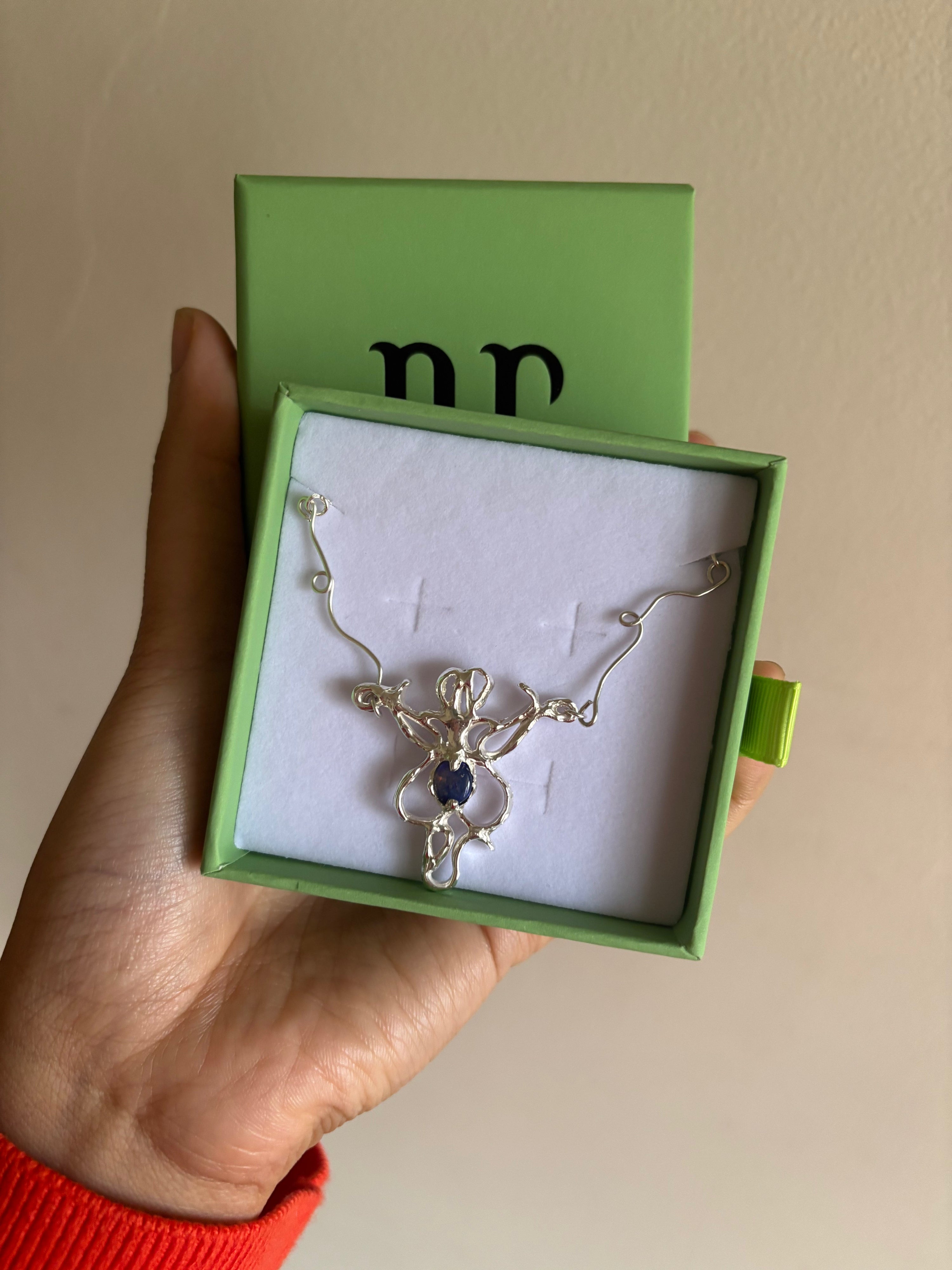 Metamorphosis necklace - silver