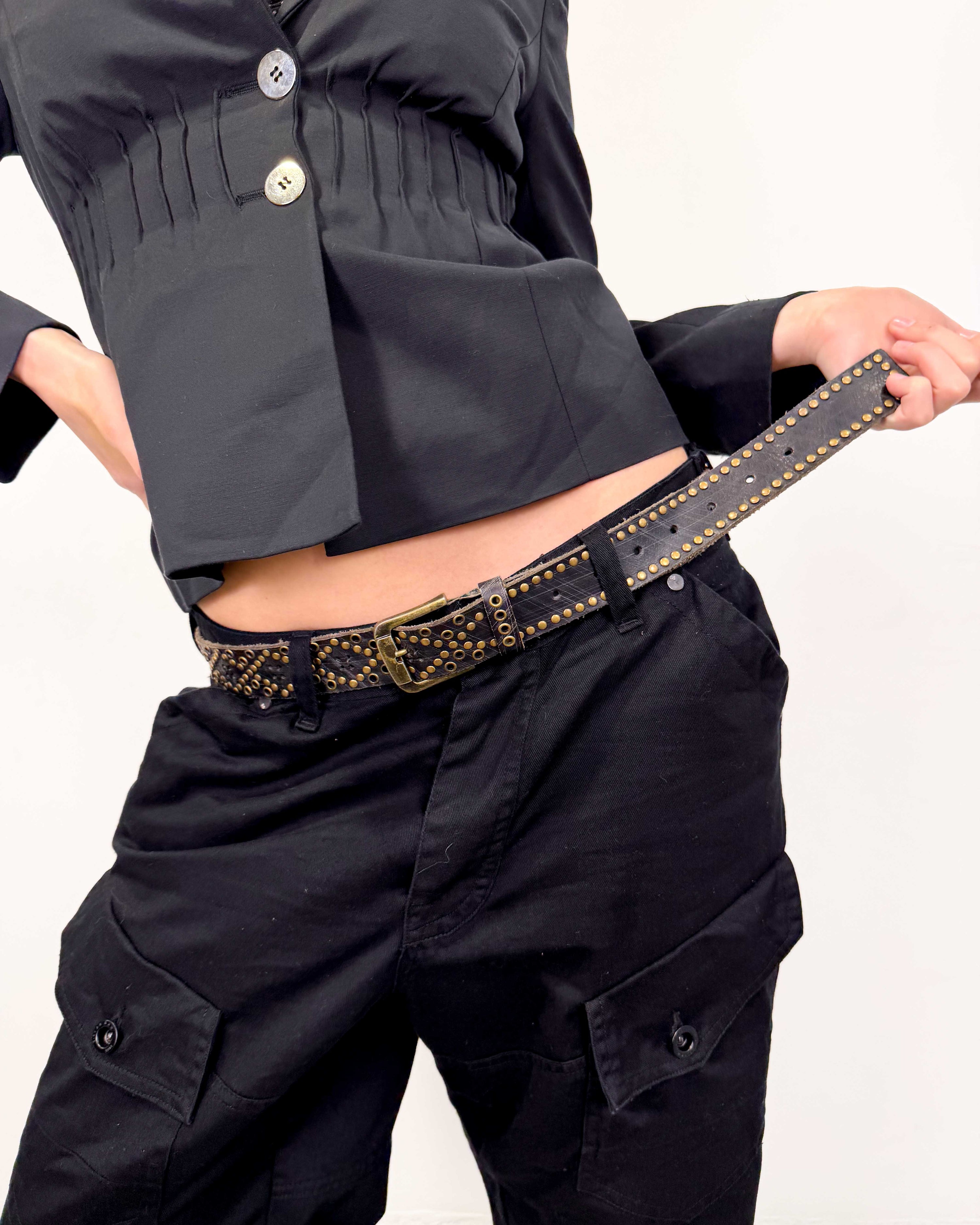 The ruby leather belt
