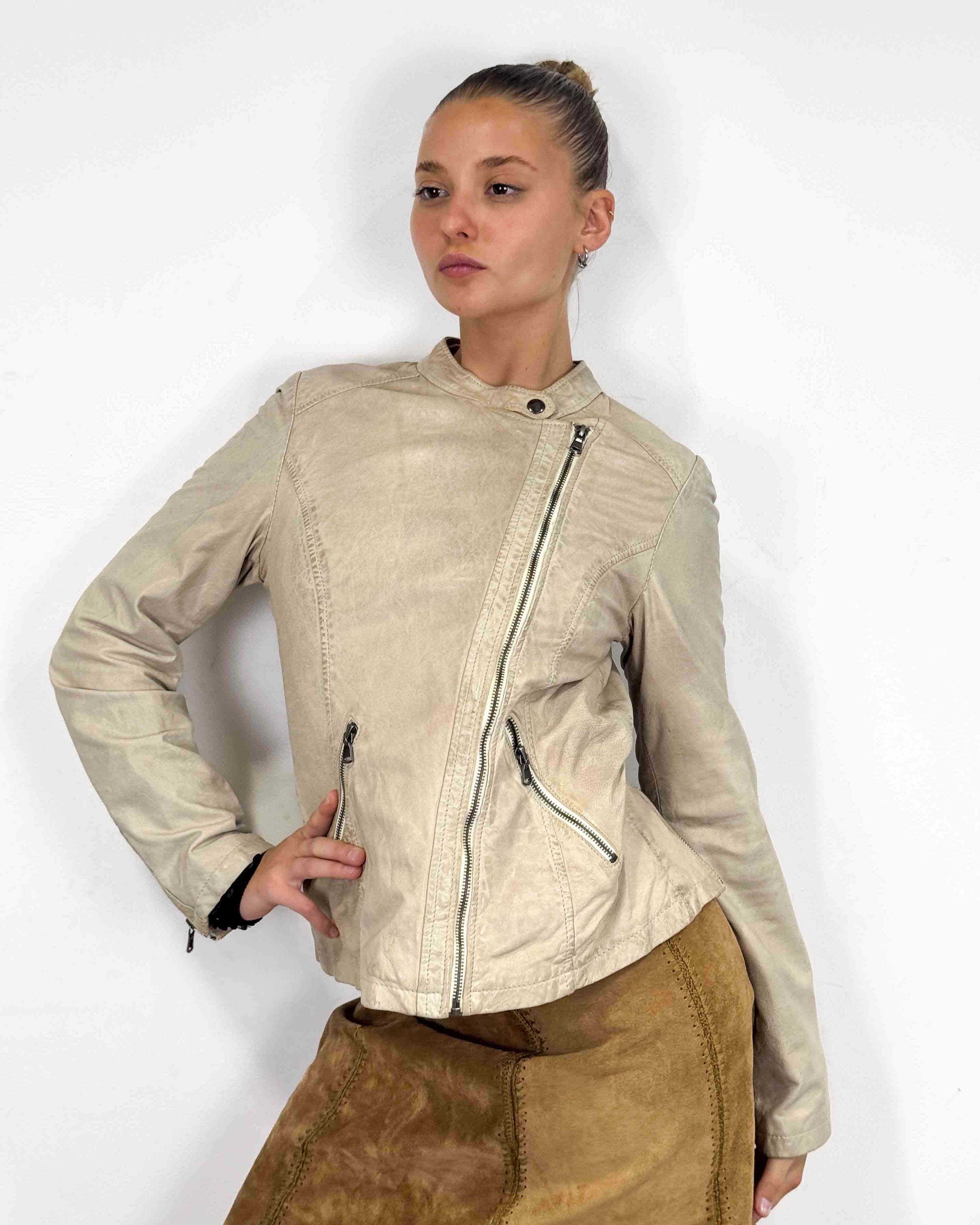 The yelizabeta leather jacket