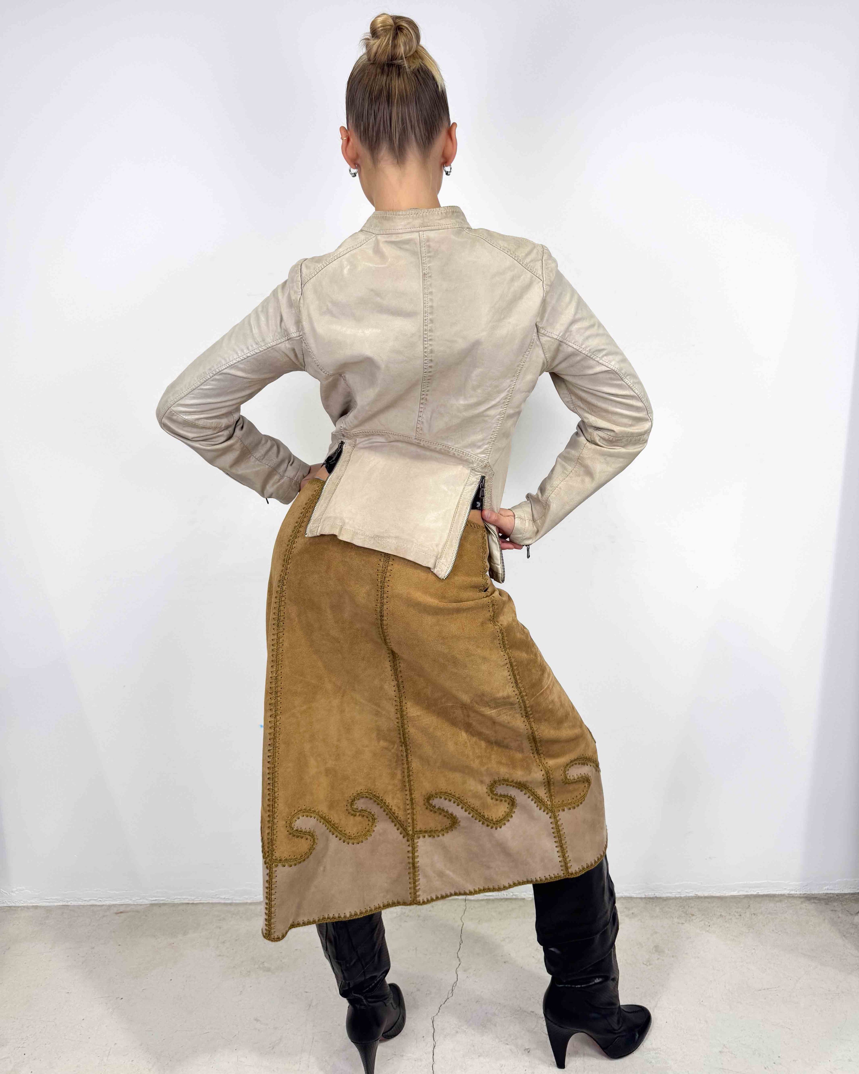 The yelizabeta leather jacket
