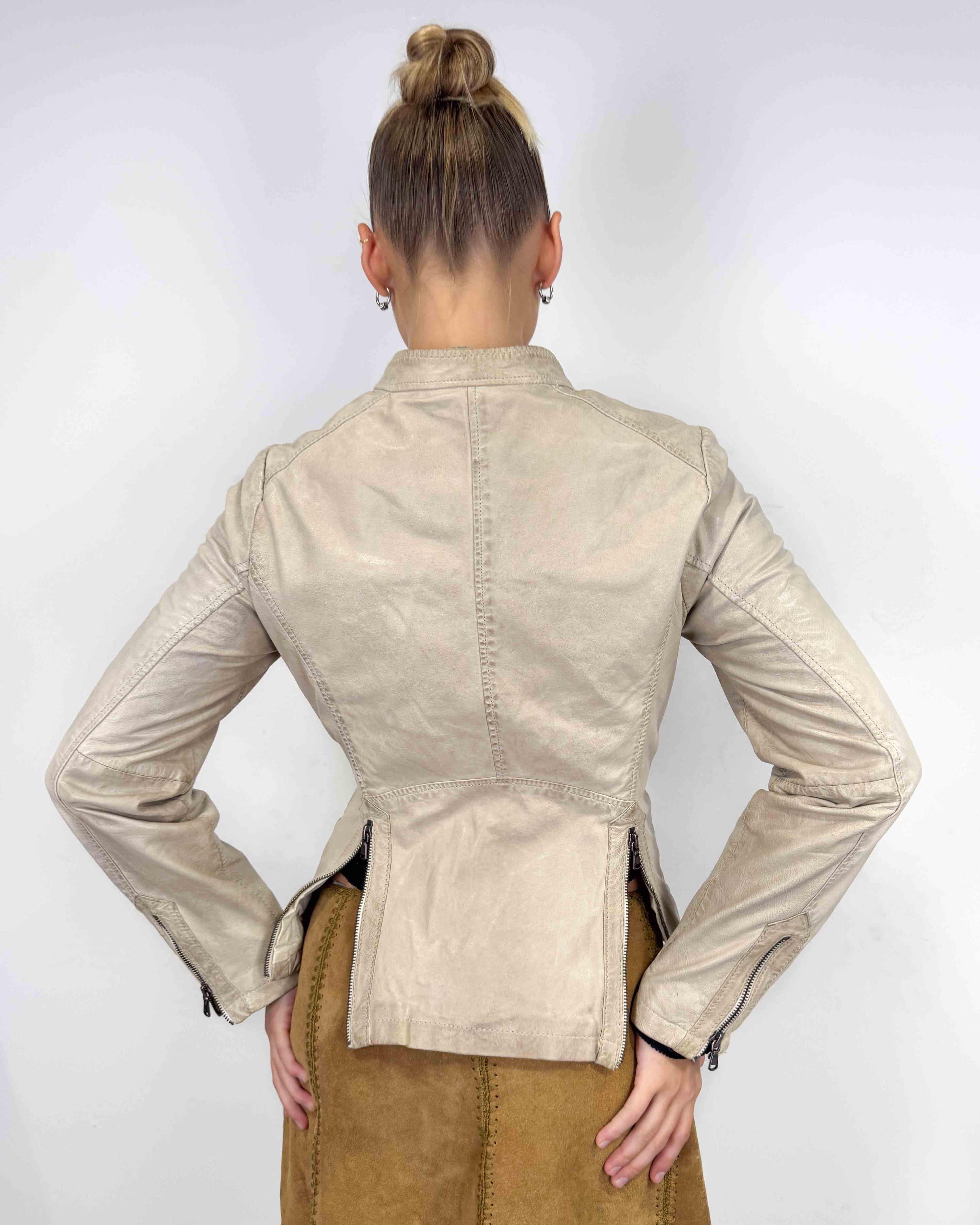 The yelizabeta leather jacket