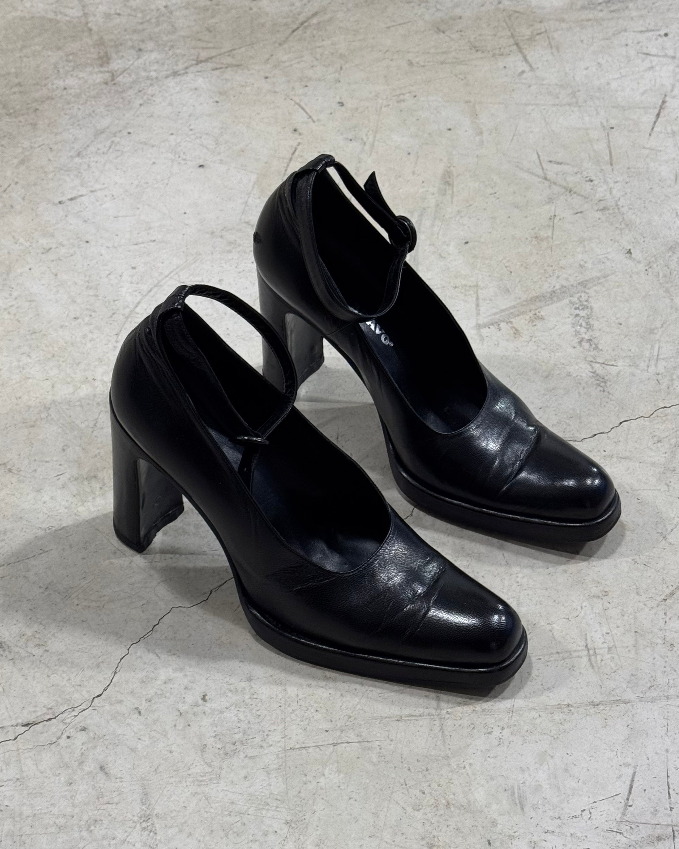 The nelda leather heels