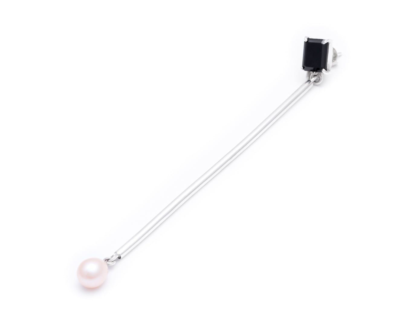 Onix stud bar & pearl