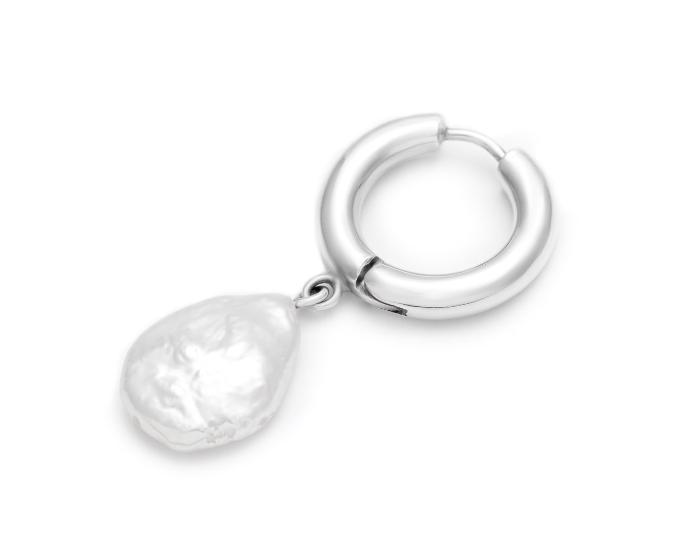 Loa hoop & baroque pearl