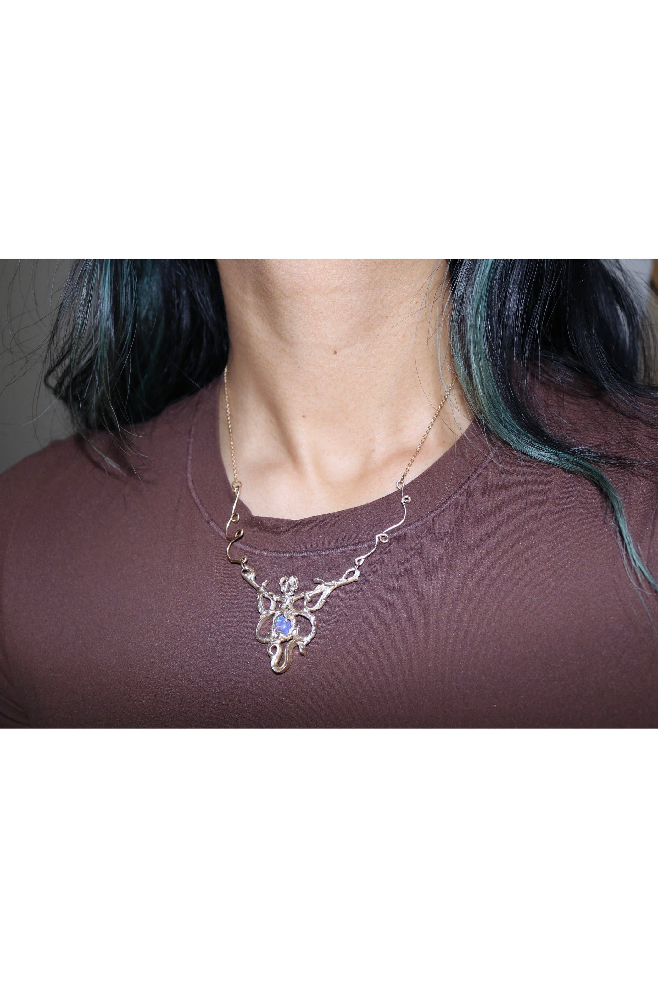 Metamorphosis necklace - gold