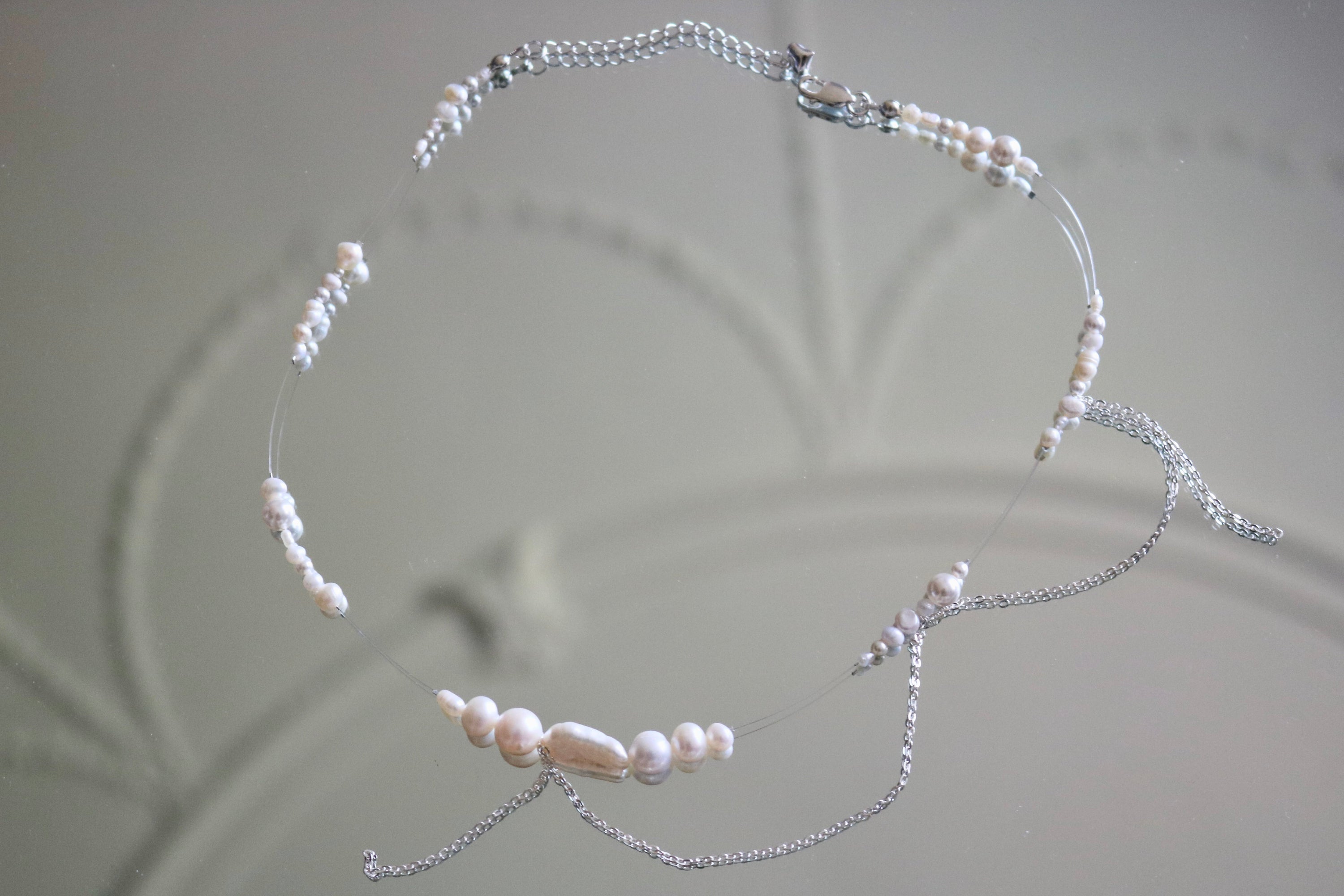 Flashing lights necklace - white/silver
