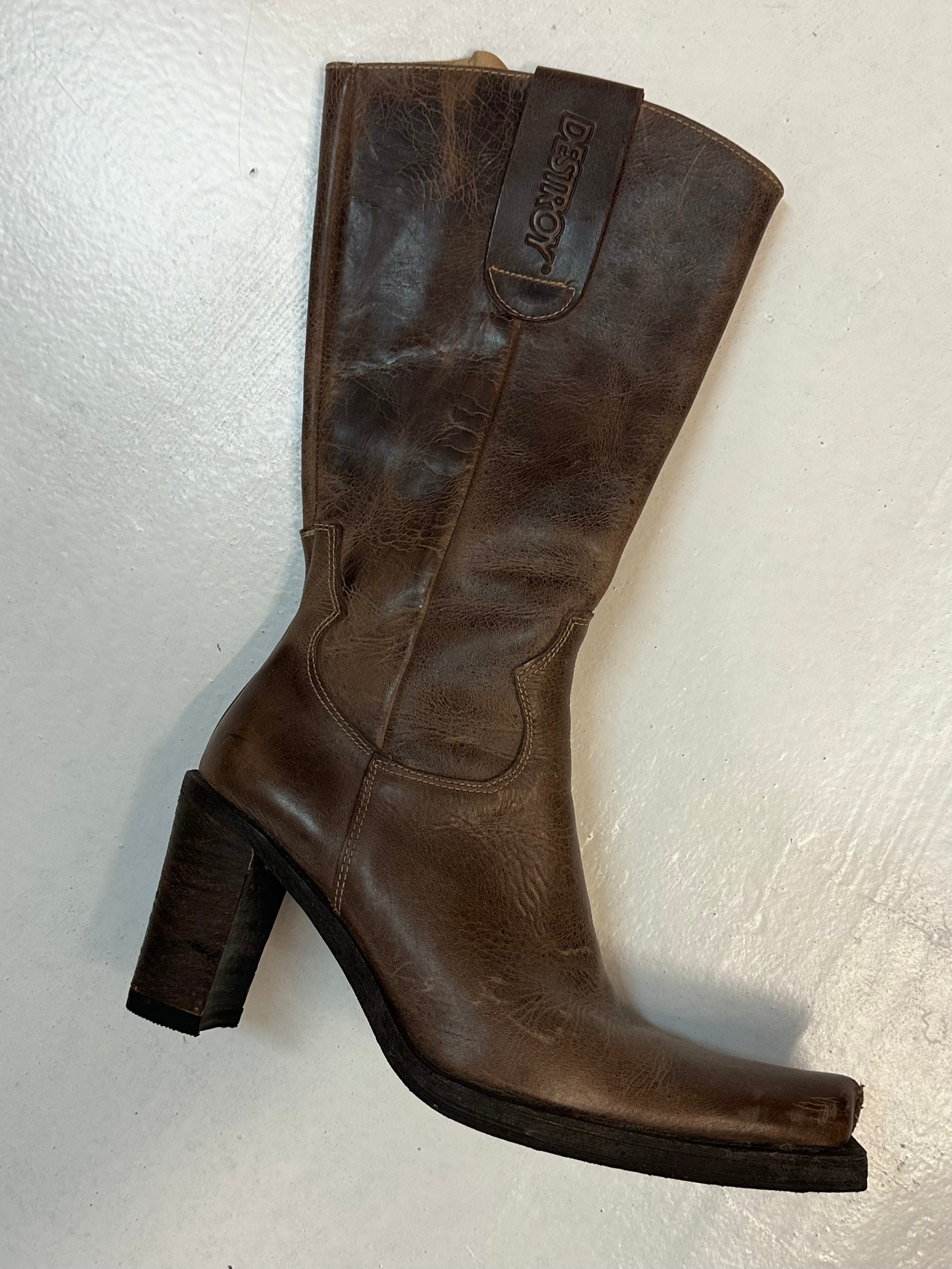 The antonia leather boots