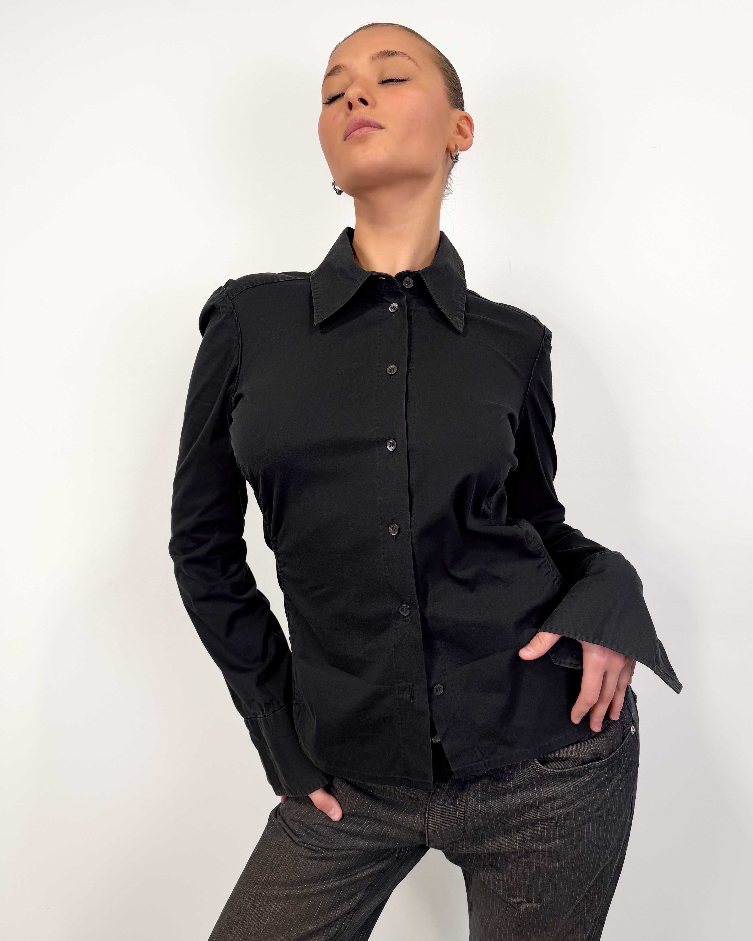 The avery shirt by gucci