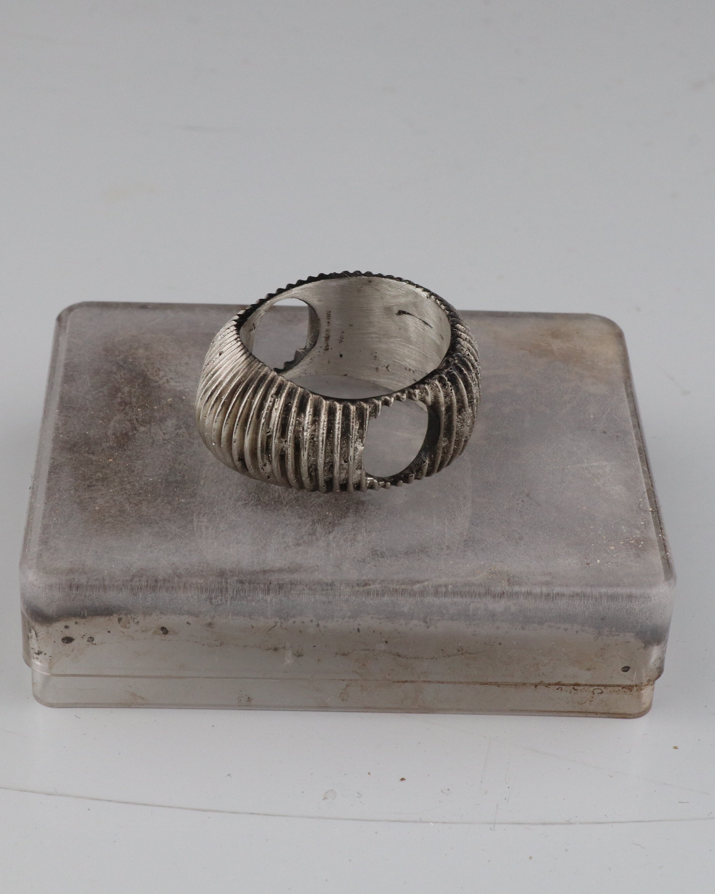01-piece series crescendo ring