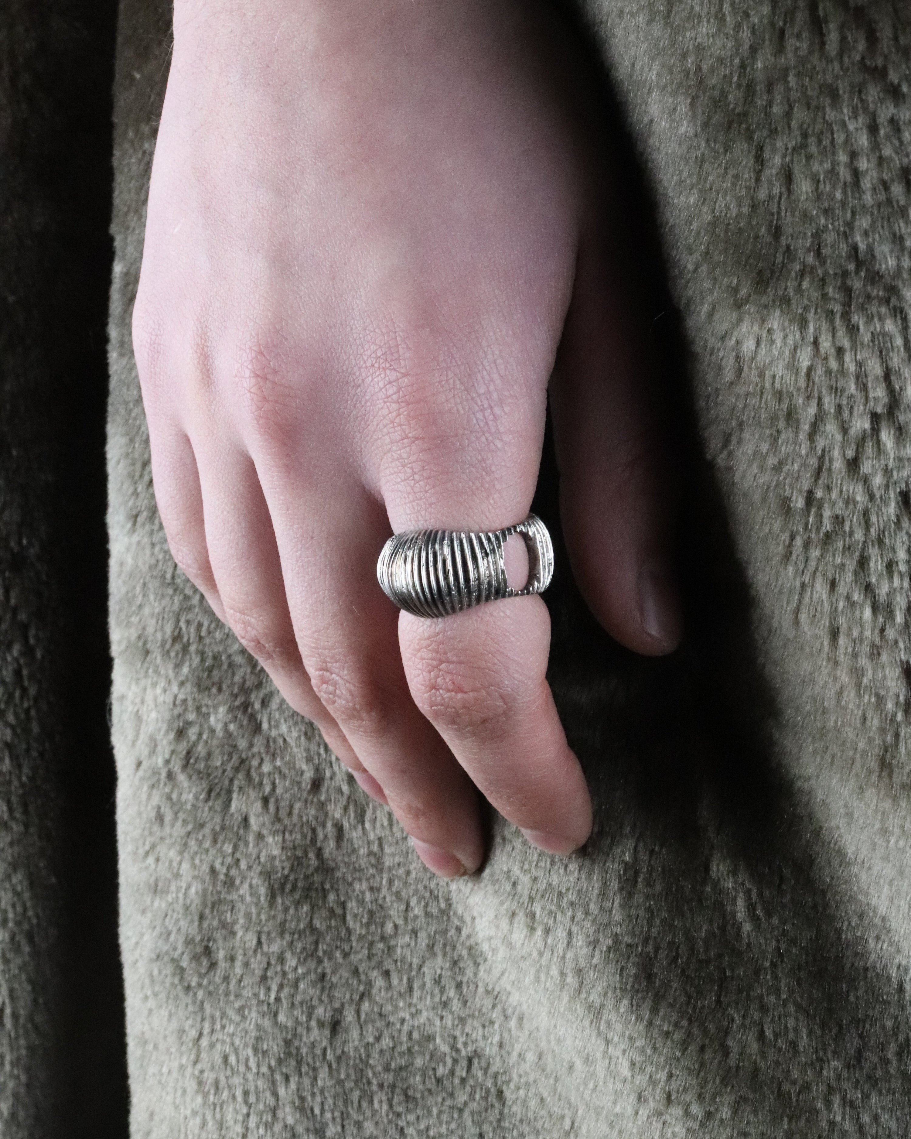 01-piece series crescendo ring