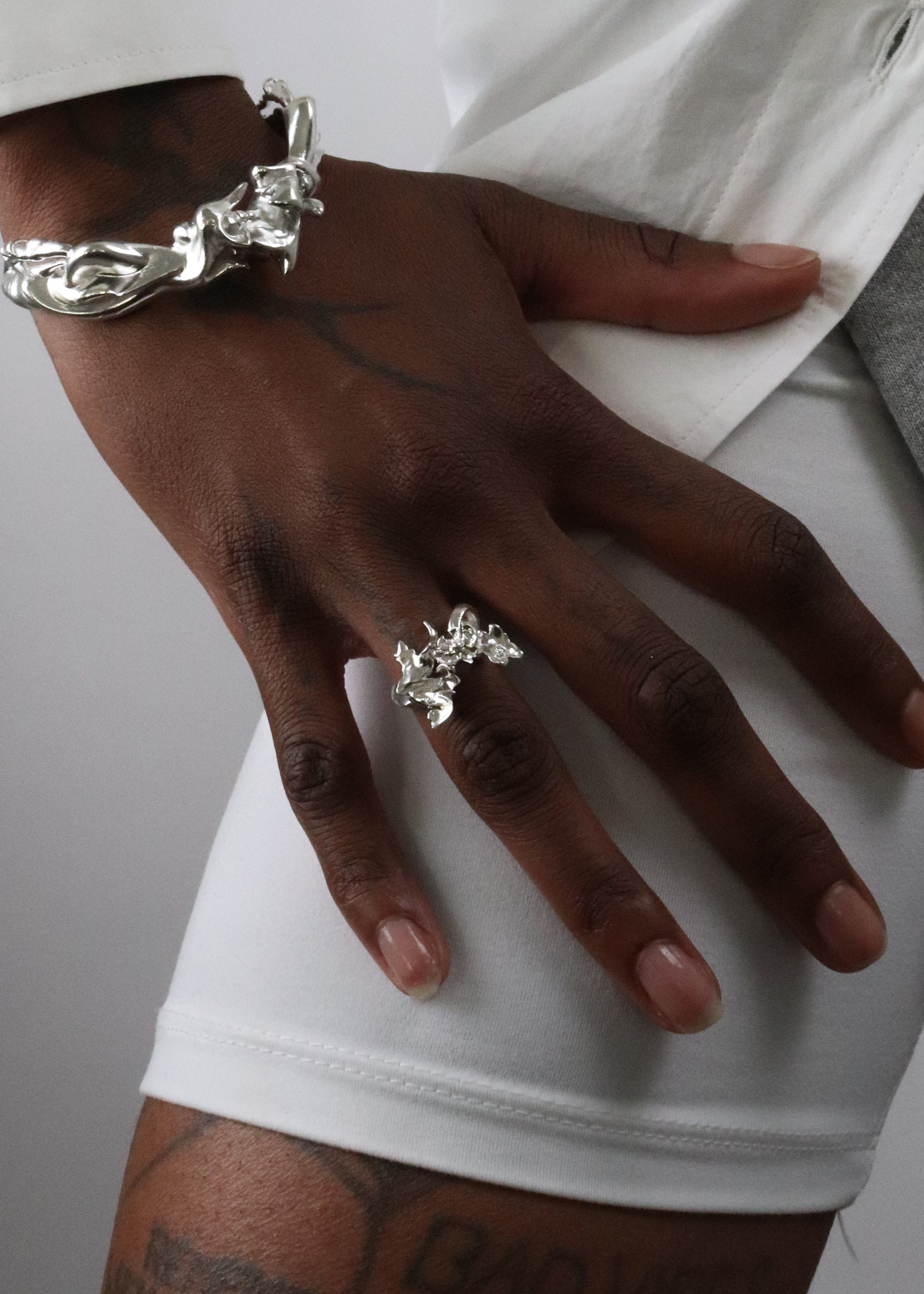 Double headed floral ring