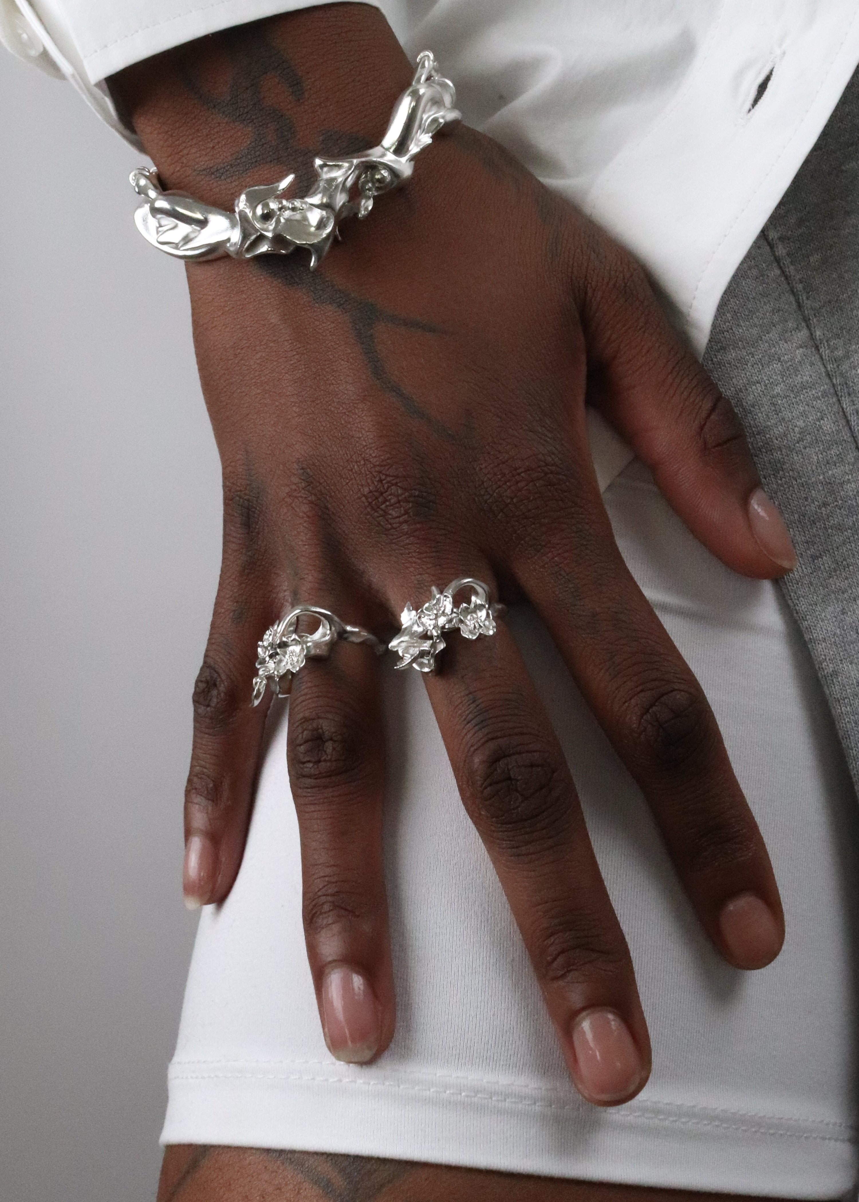 Double headed floral ring