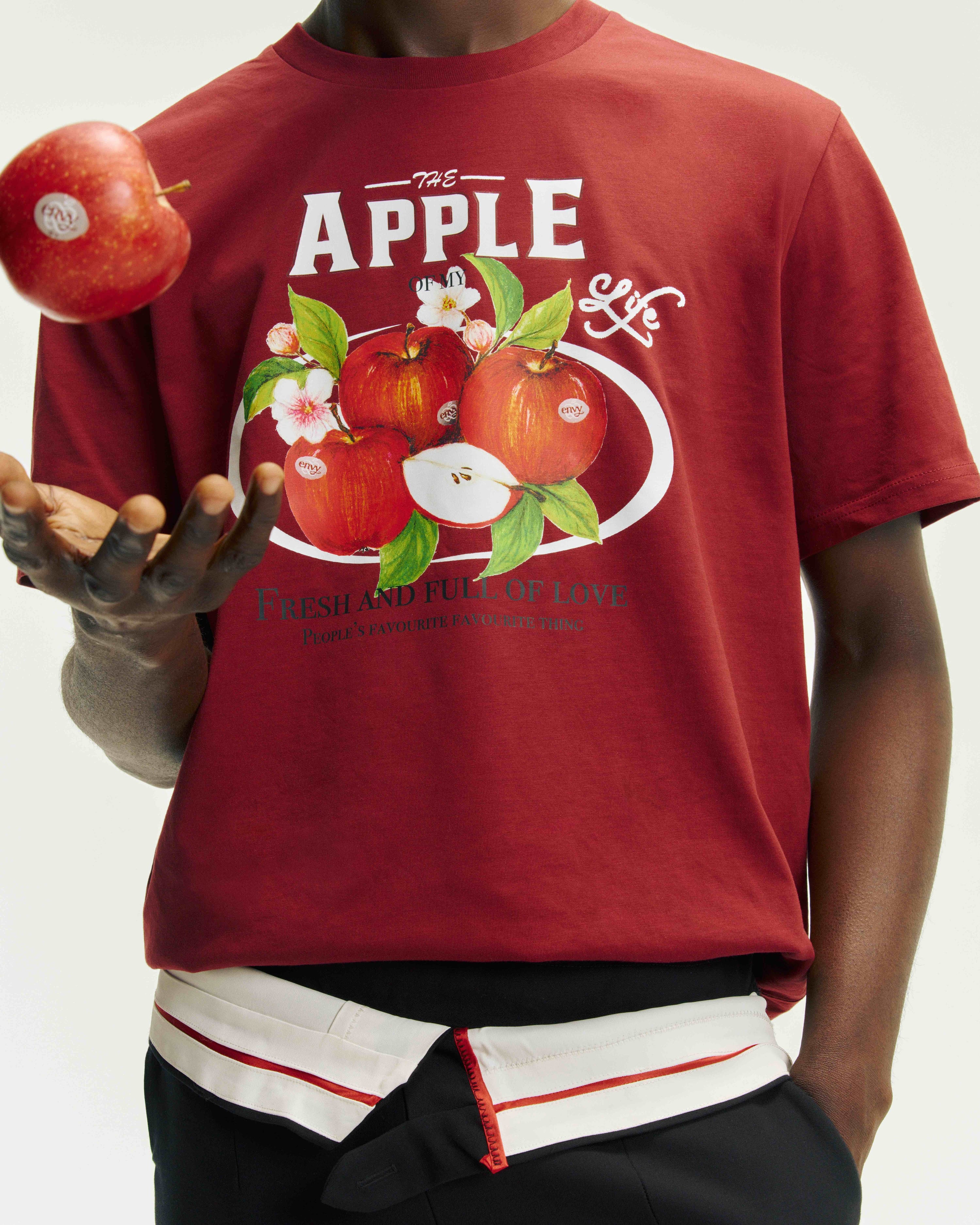 T-shirt 'the apple of my life'