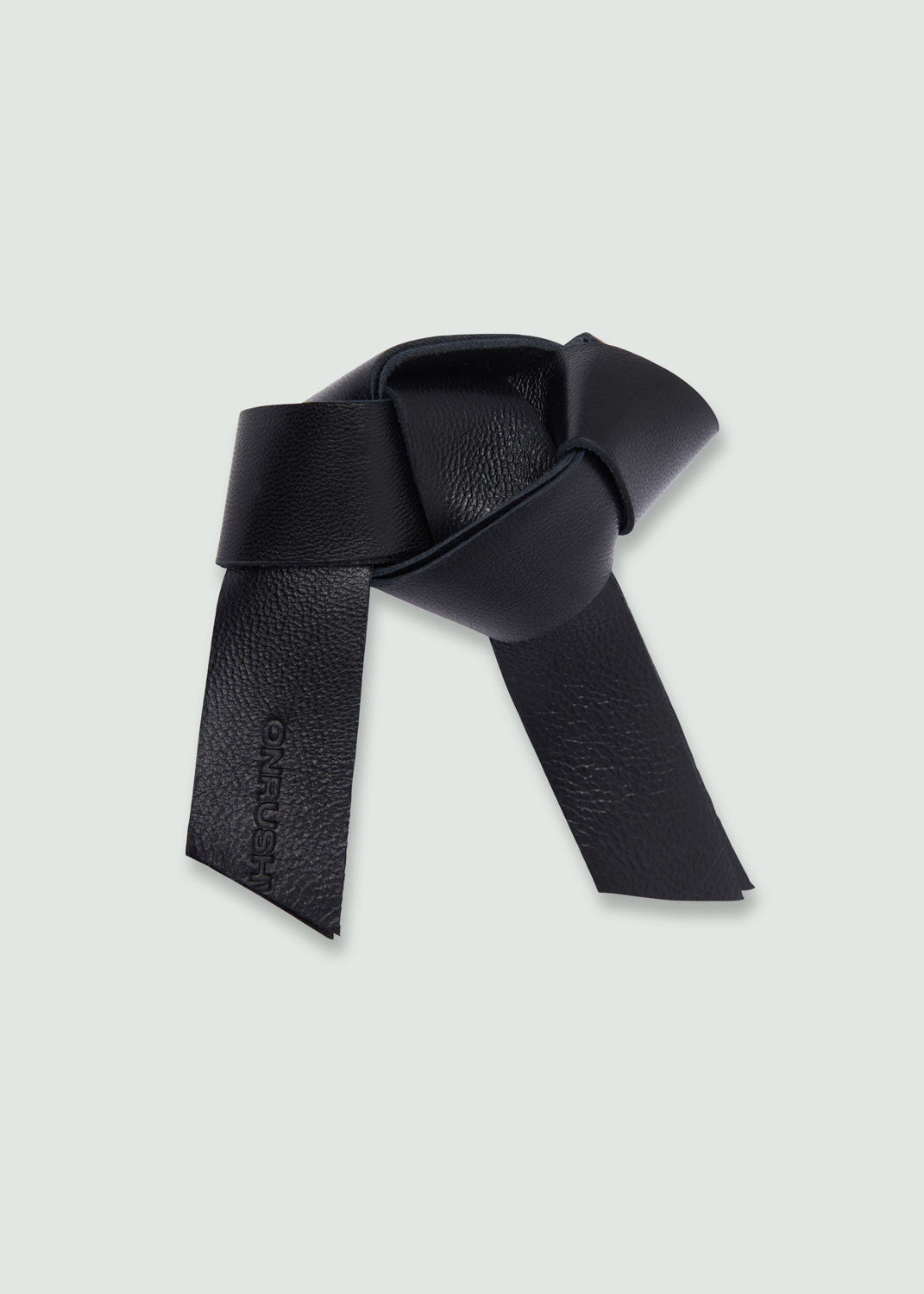 Crumple brooch black