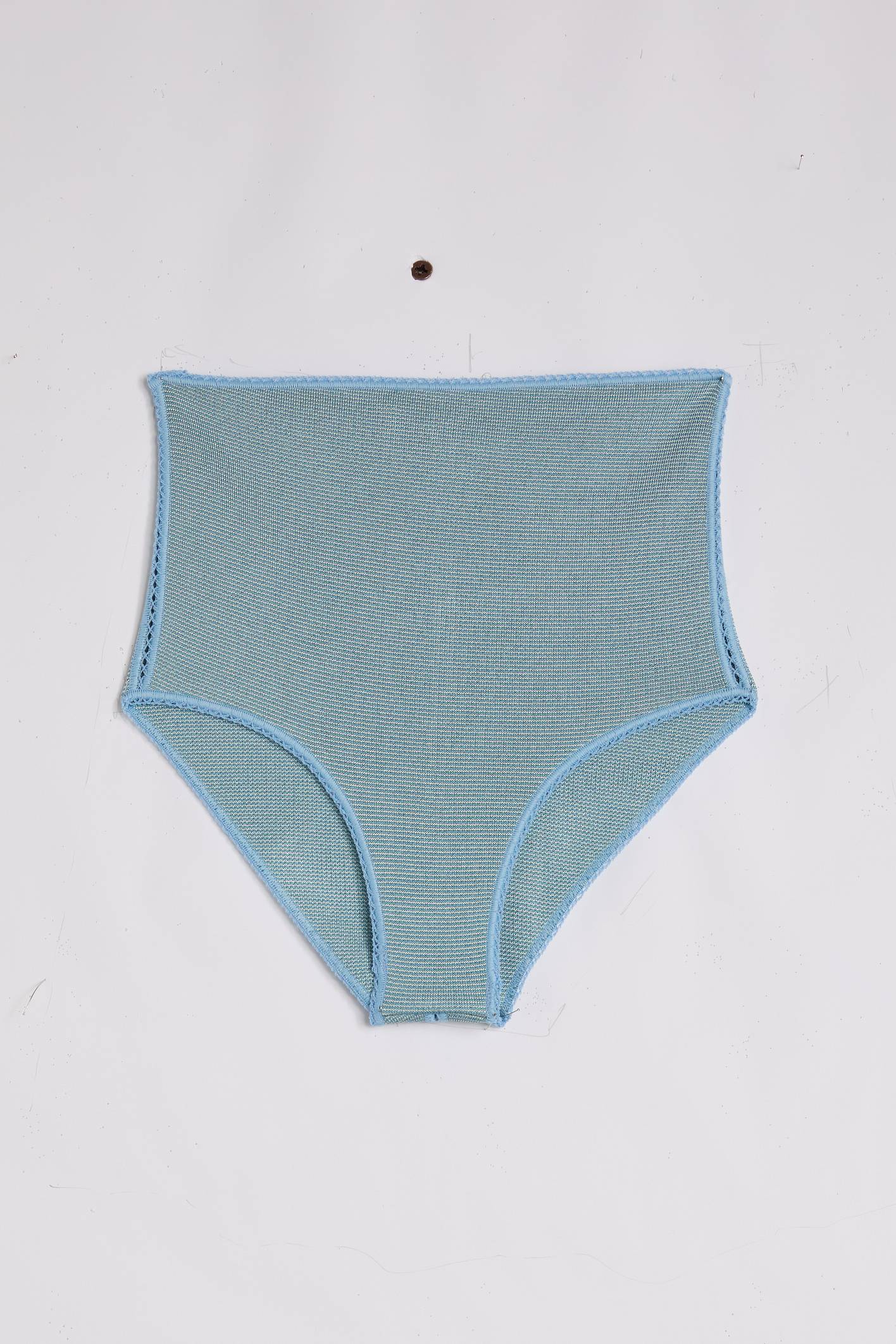 Knitted micro short