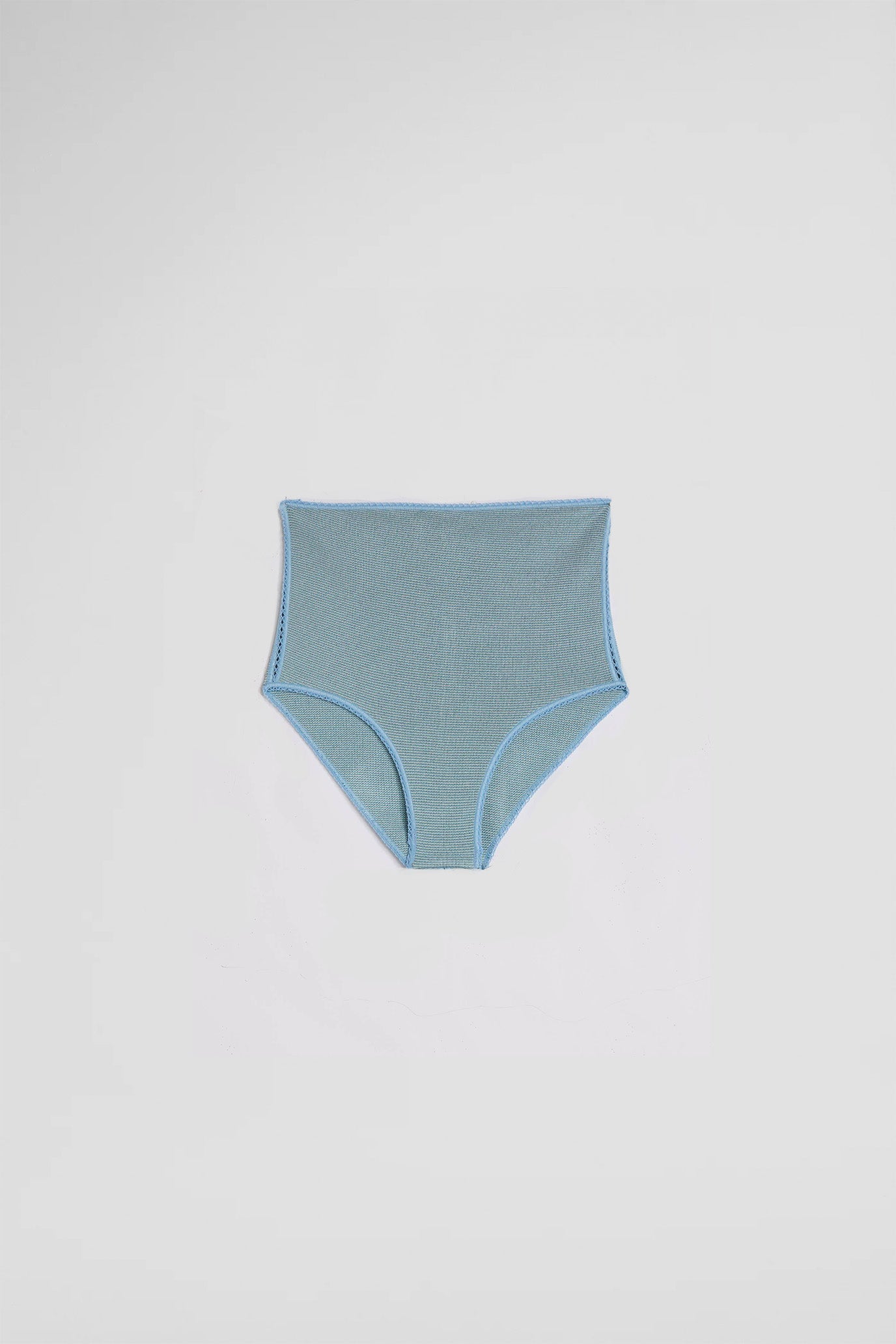 Knitted micro short