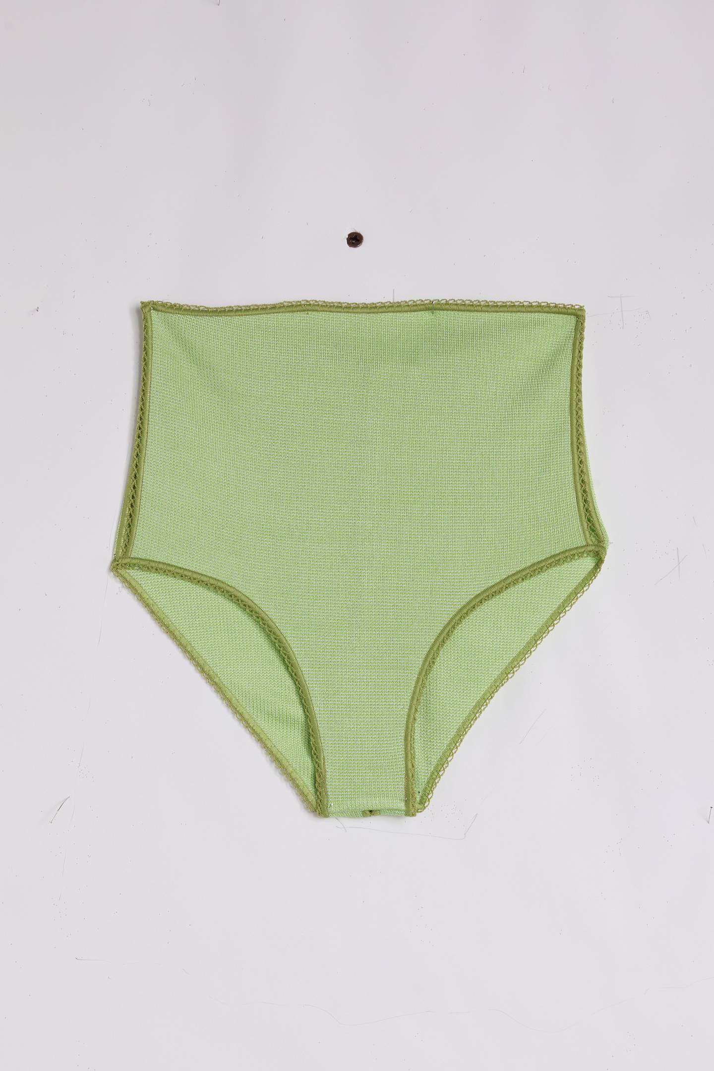 Knitted micro short