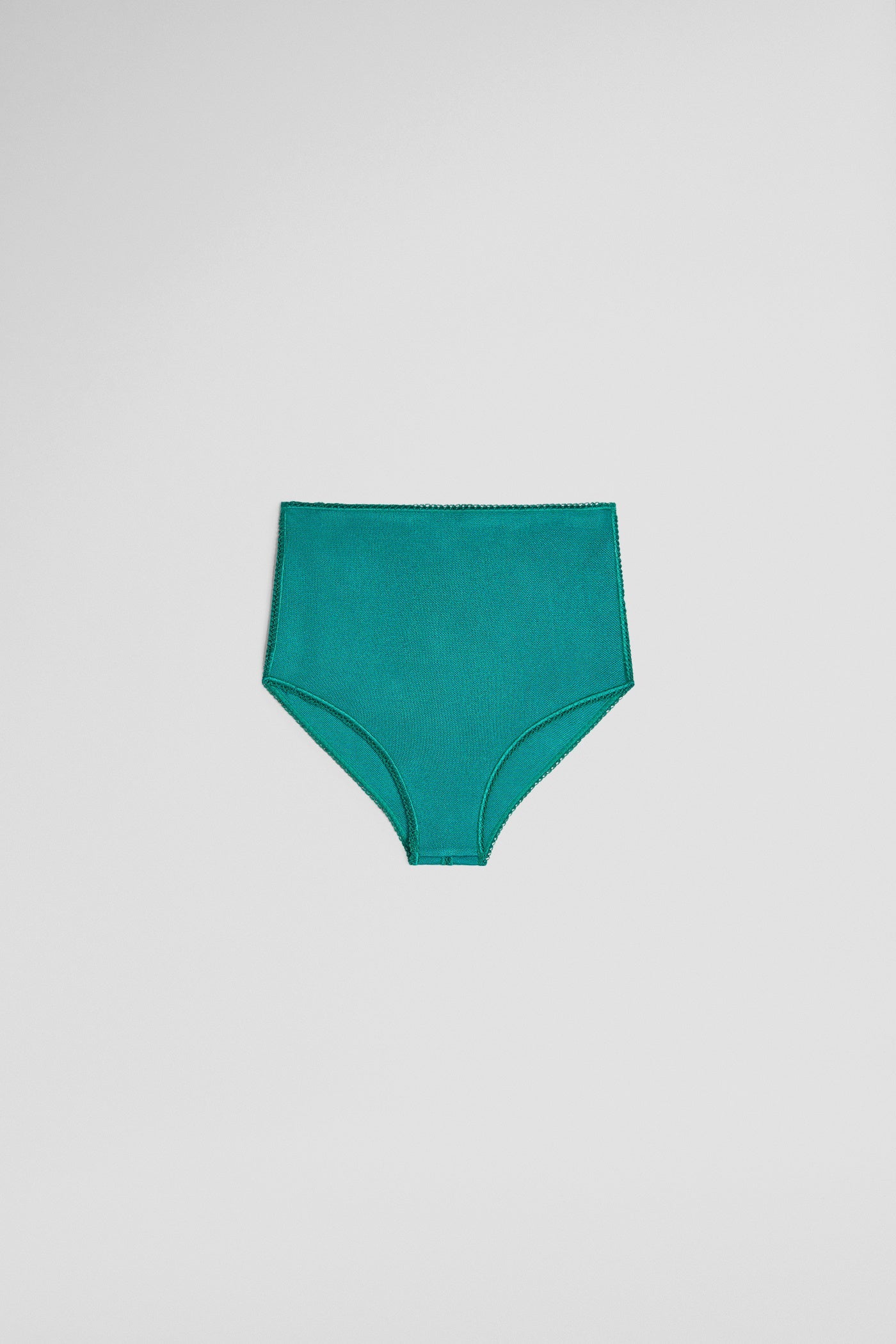 Knitted micro short