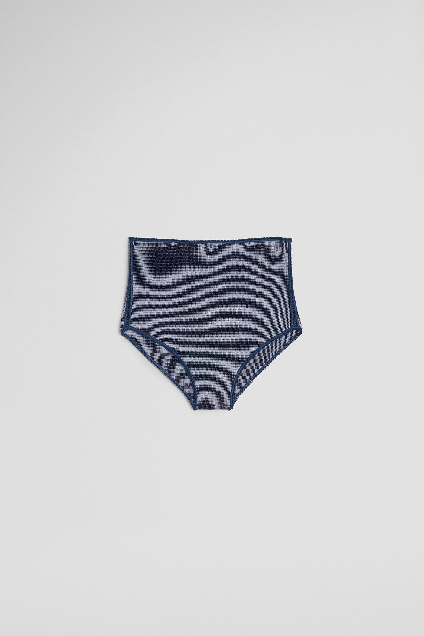 Knitted micro short