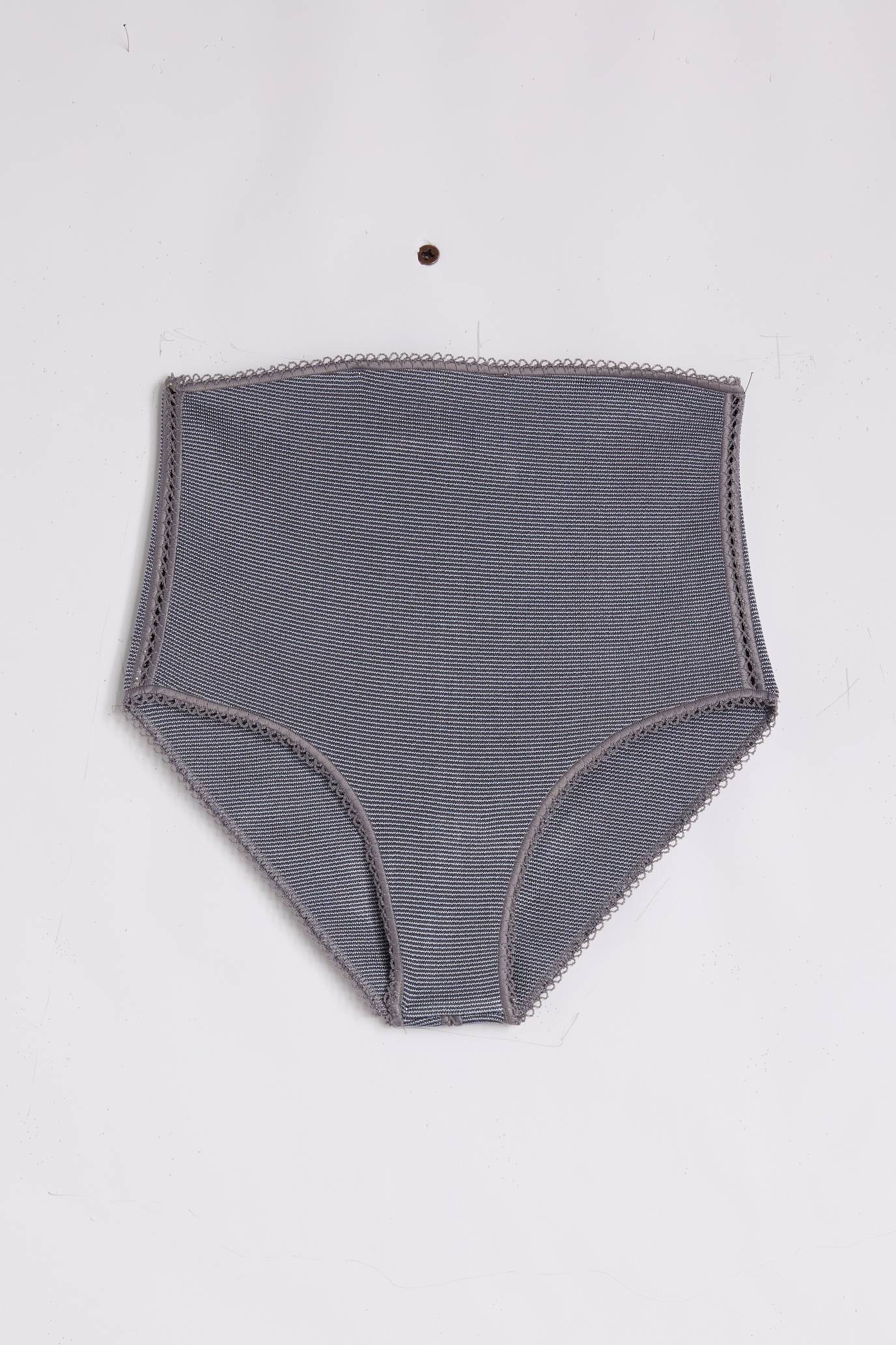 Knitted micro short
