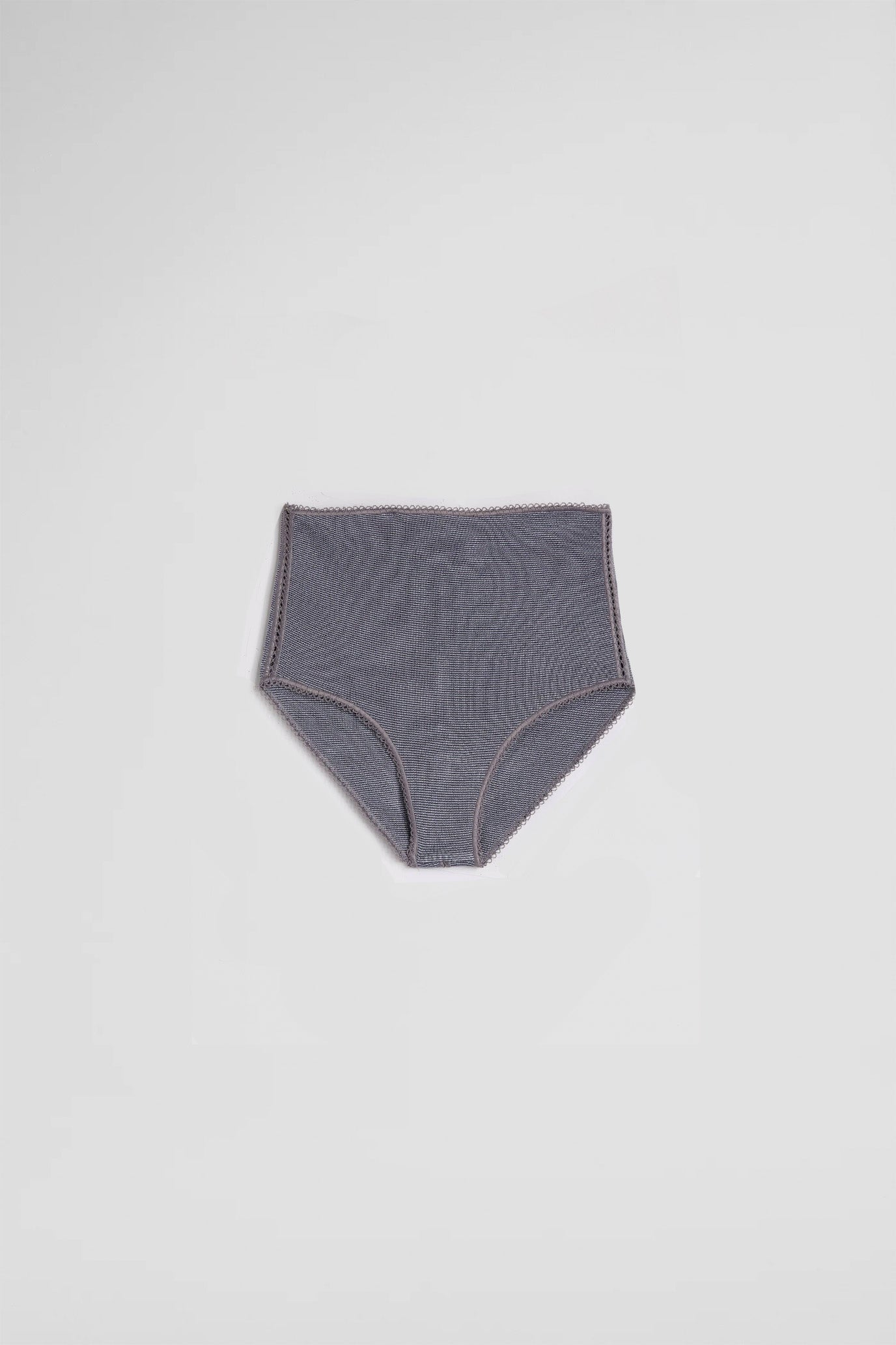 Knitted micro short