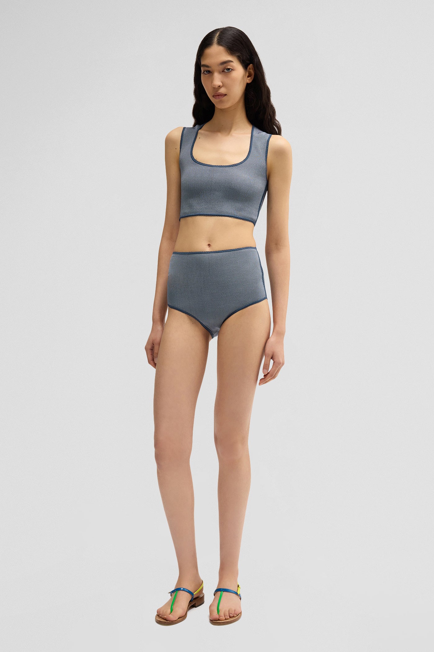 Knitted micro short