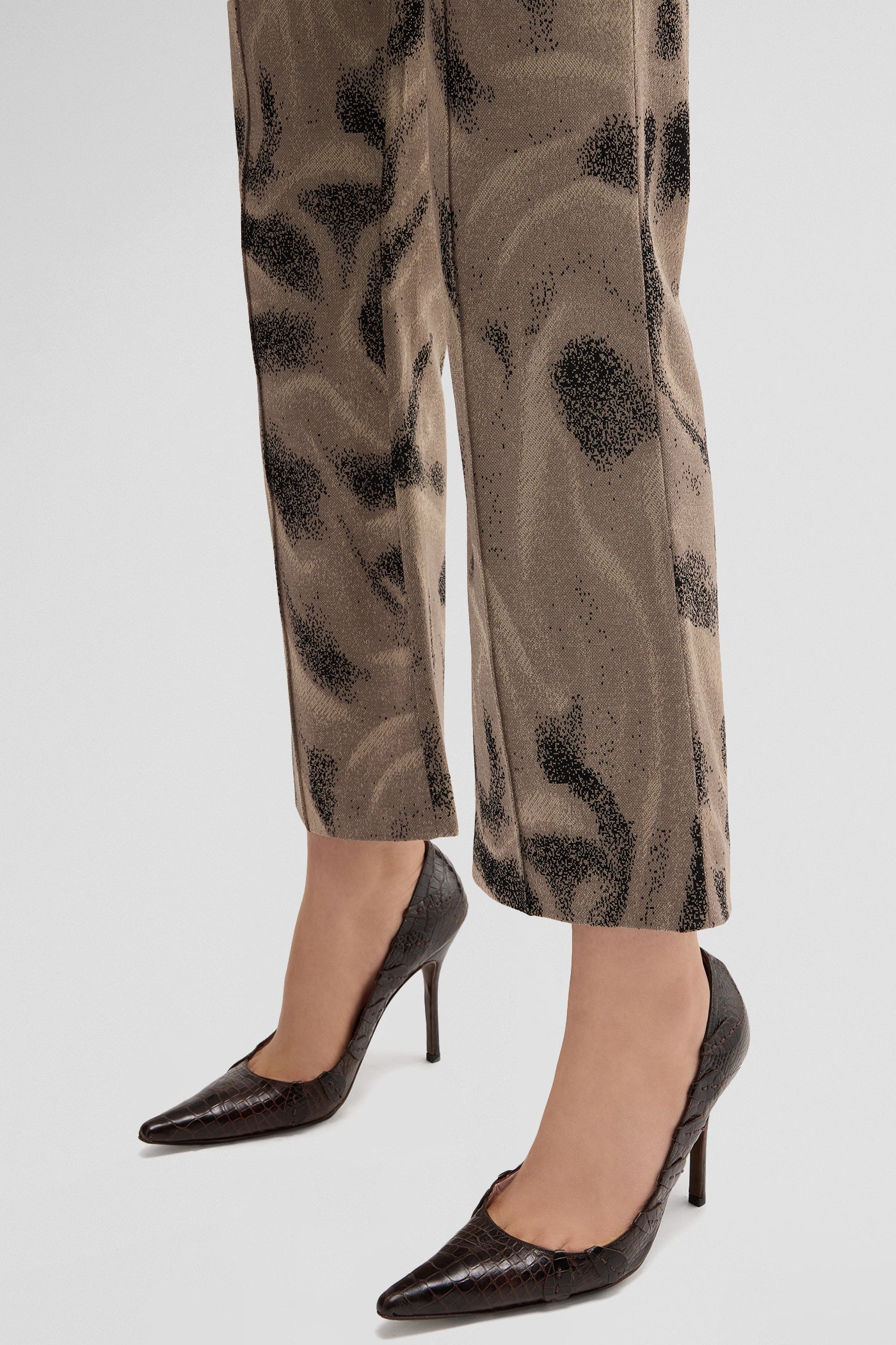 Proper pant