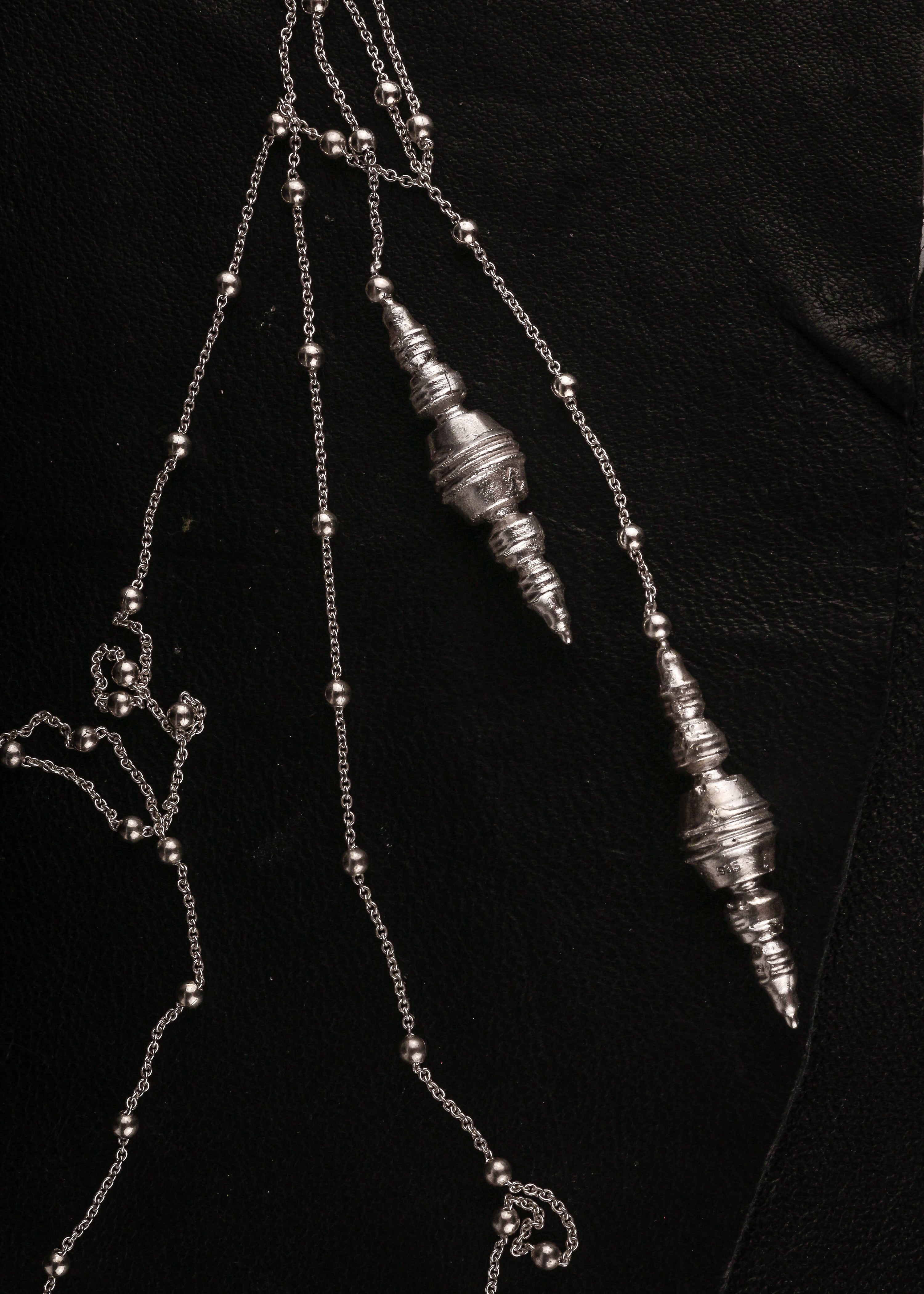 Pagoda pendulum necklace