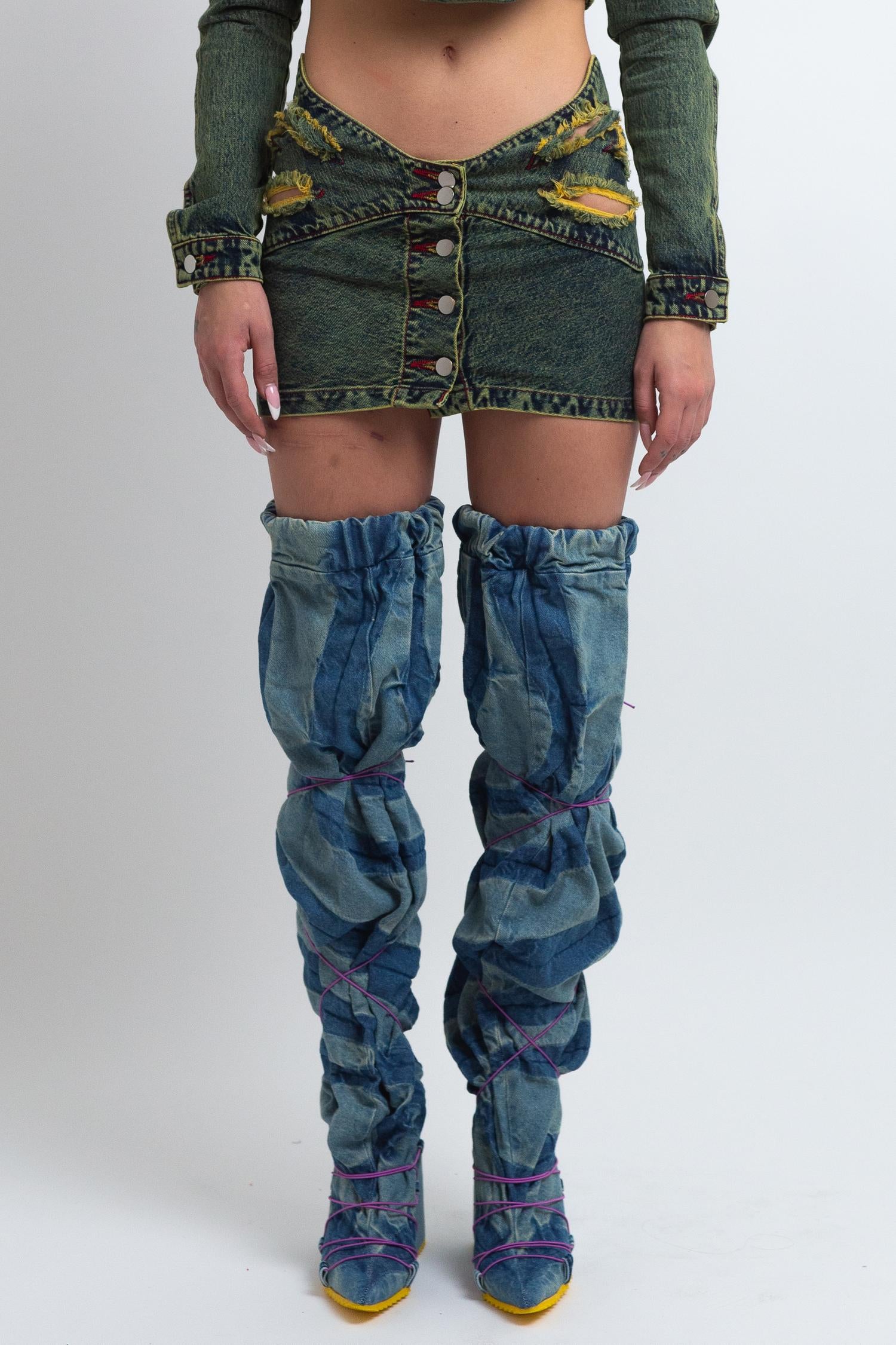 Butterfly waistband mini skirt