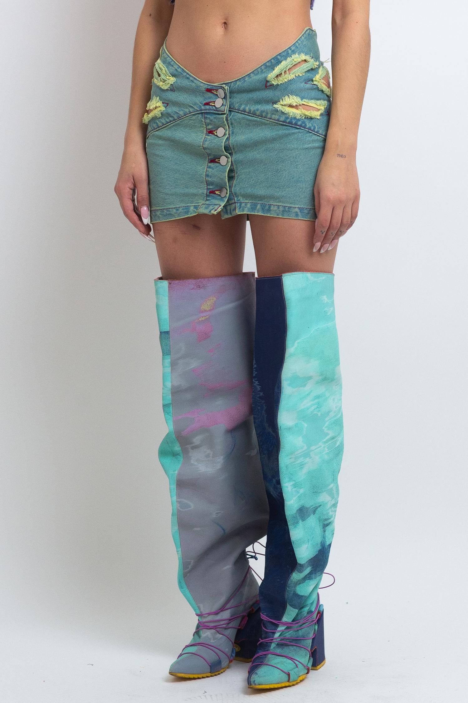 Butterfly waistband mini skirt