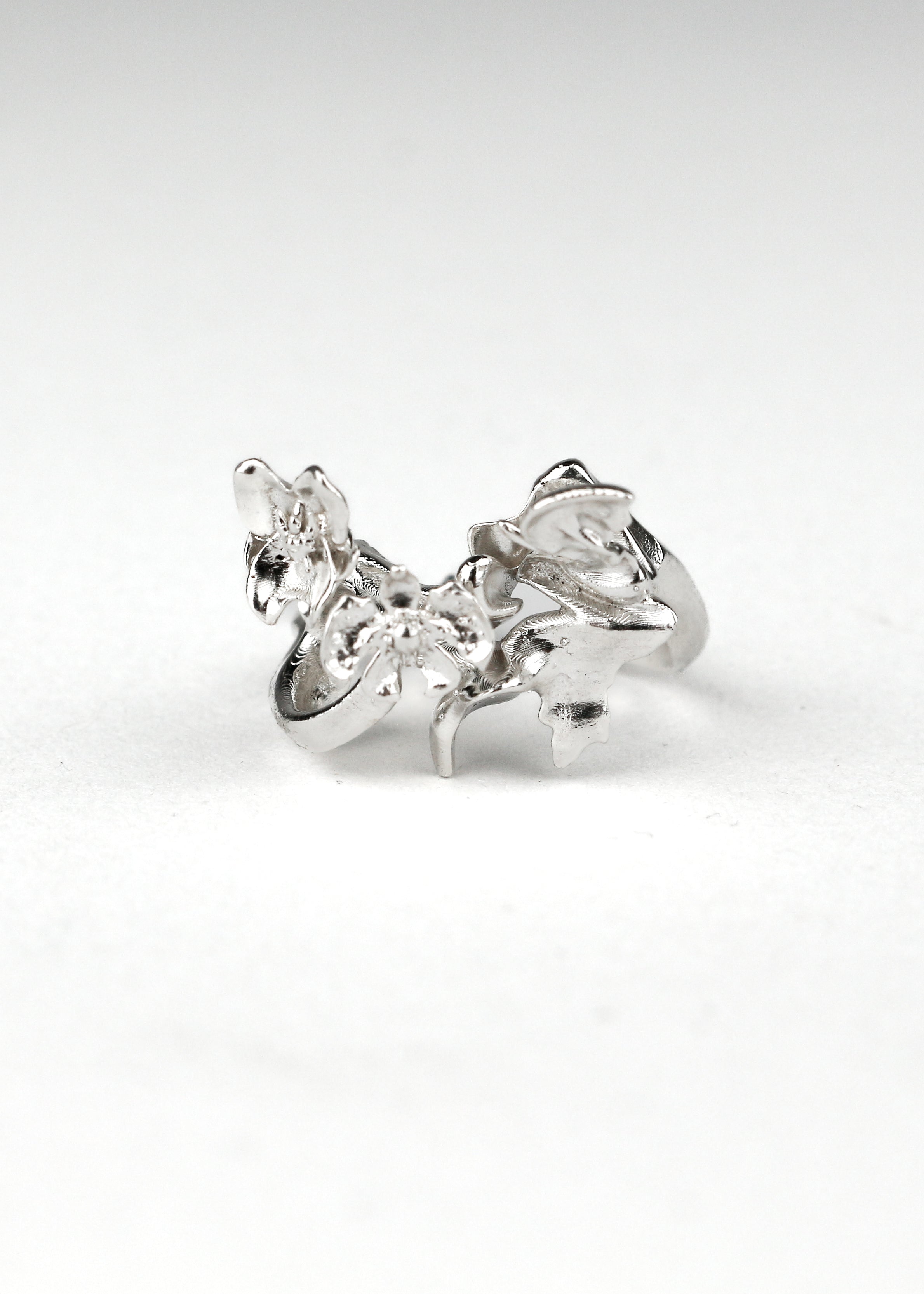 Double headed floral ring