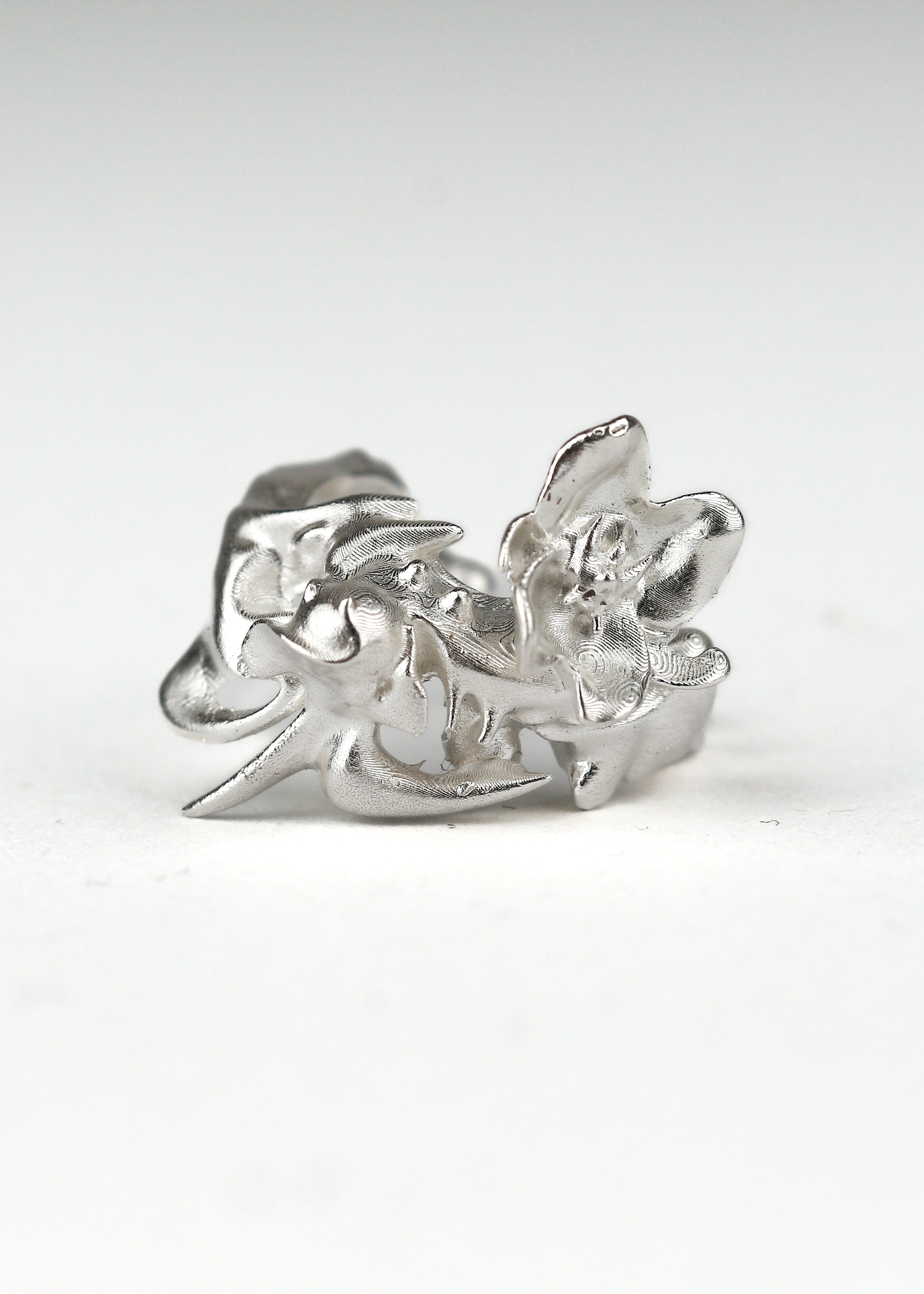 Sonic bloom ring