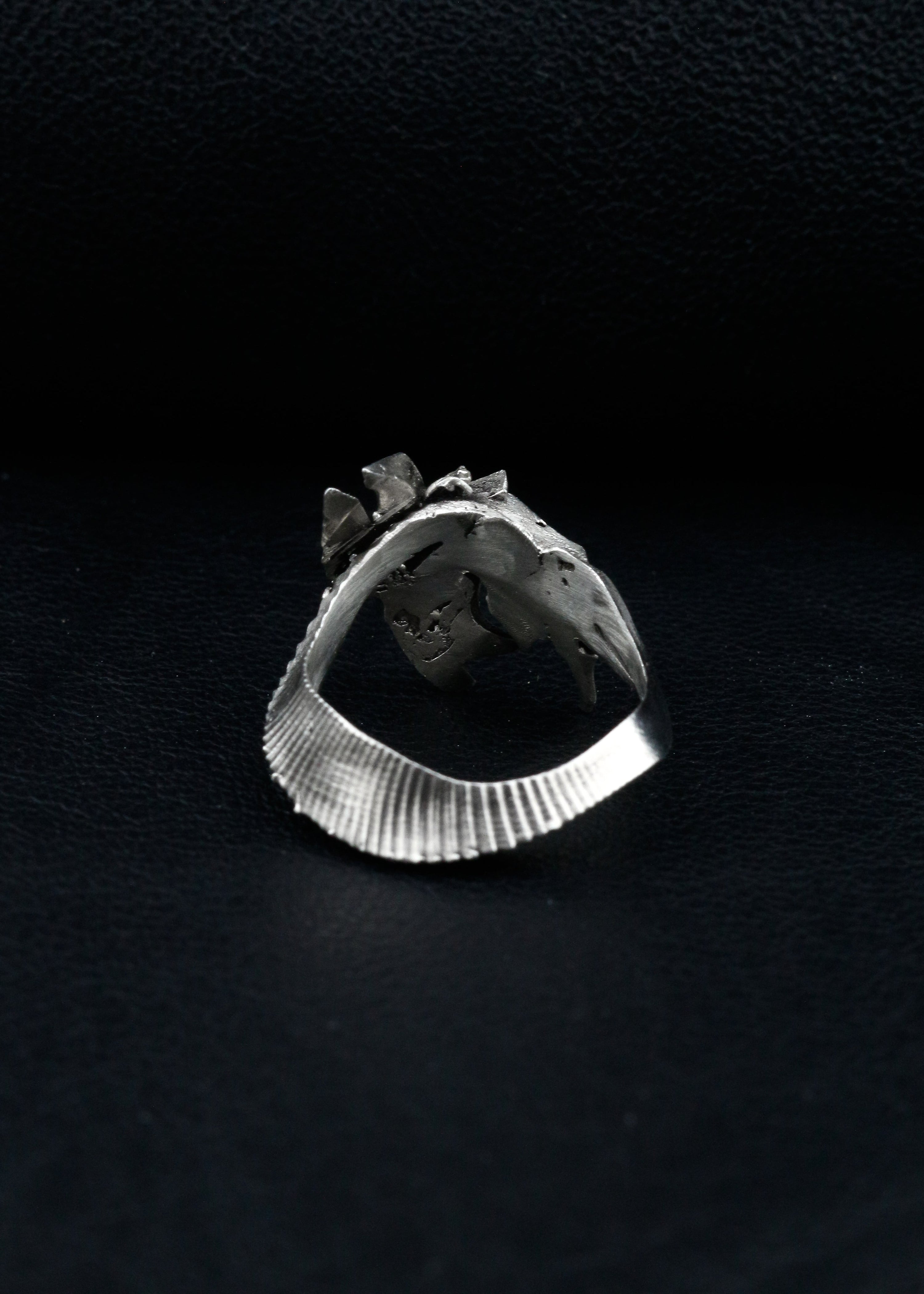 Crysothesia ring