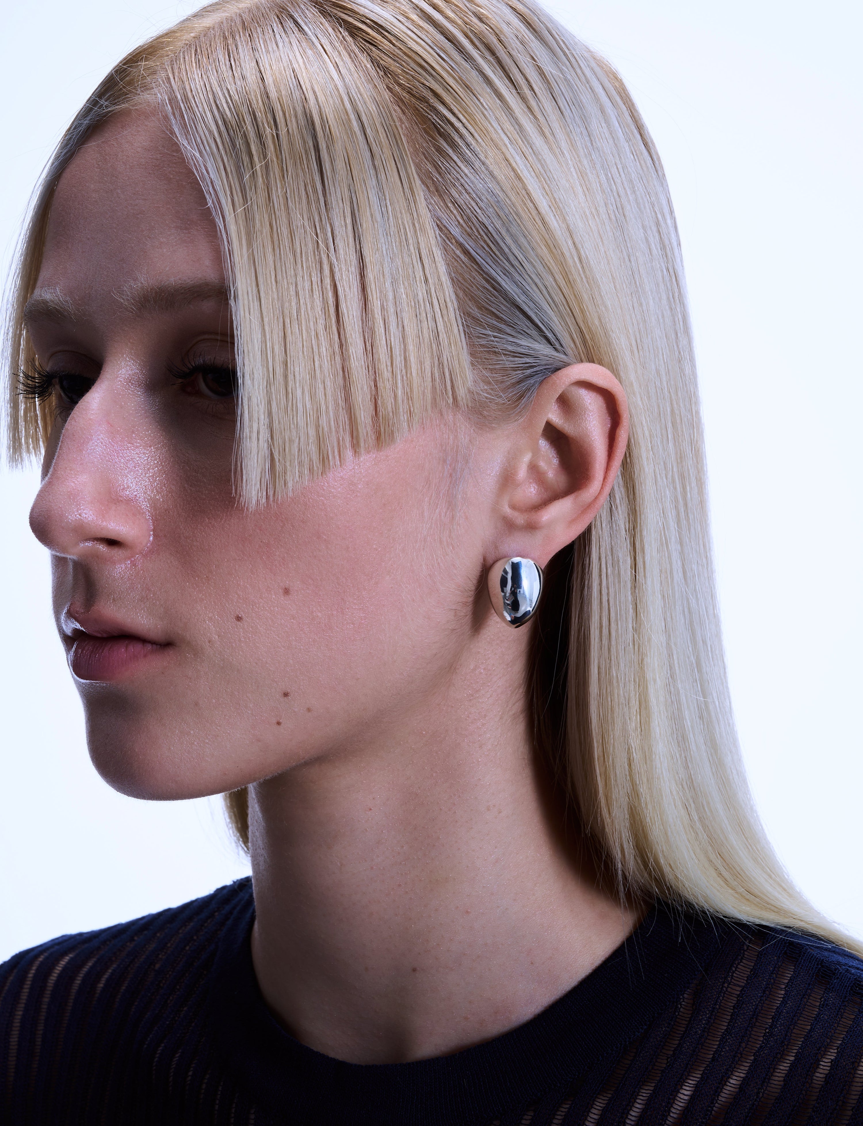 Medium drop earrings