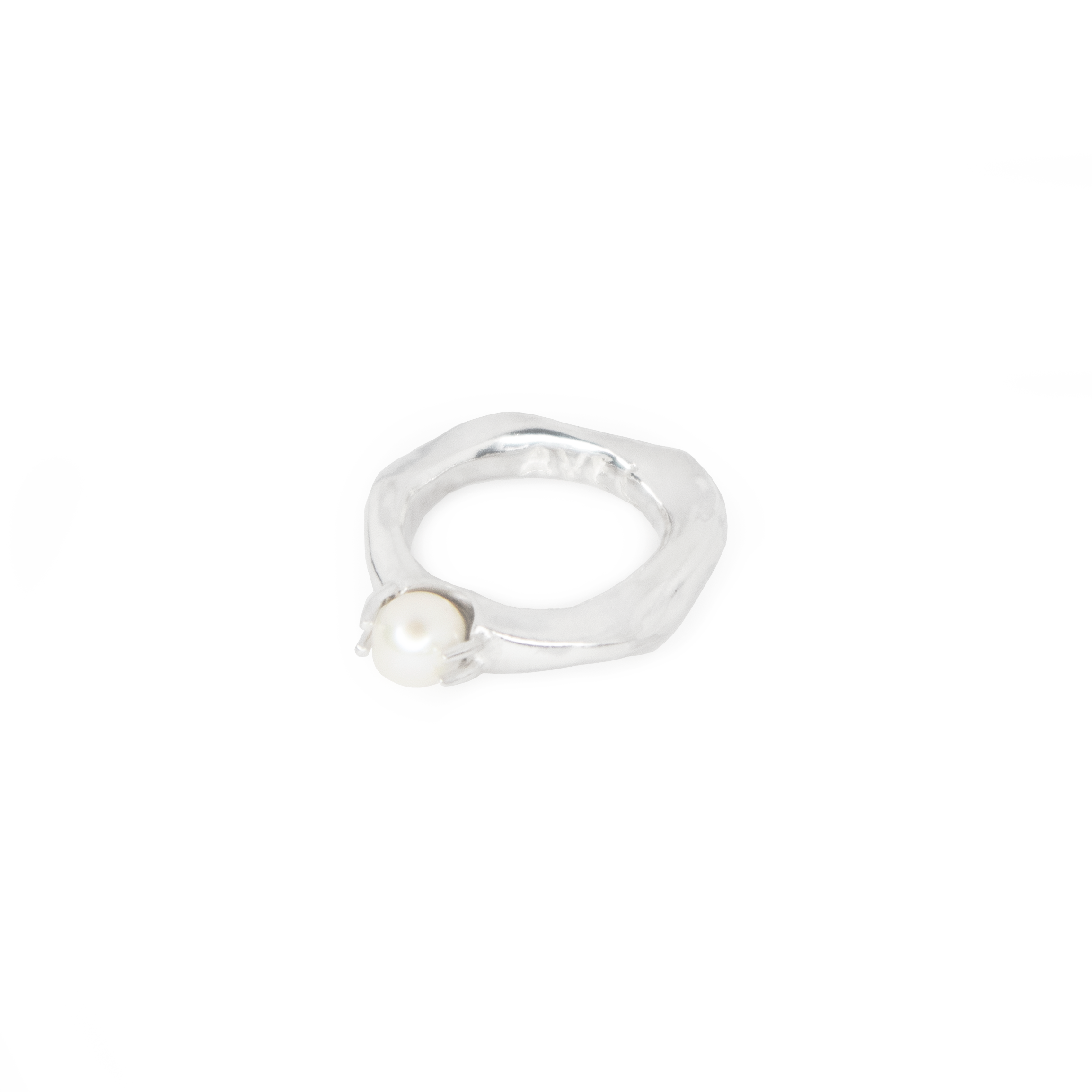 Nails & pearl molten ring
