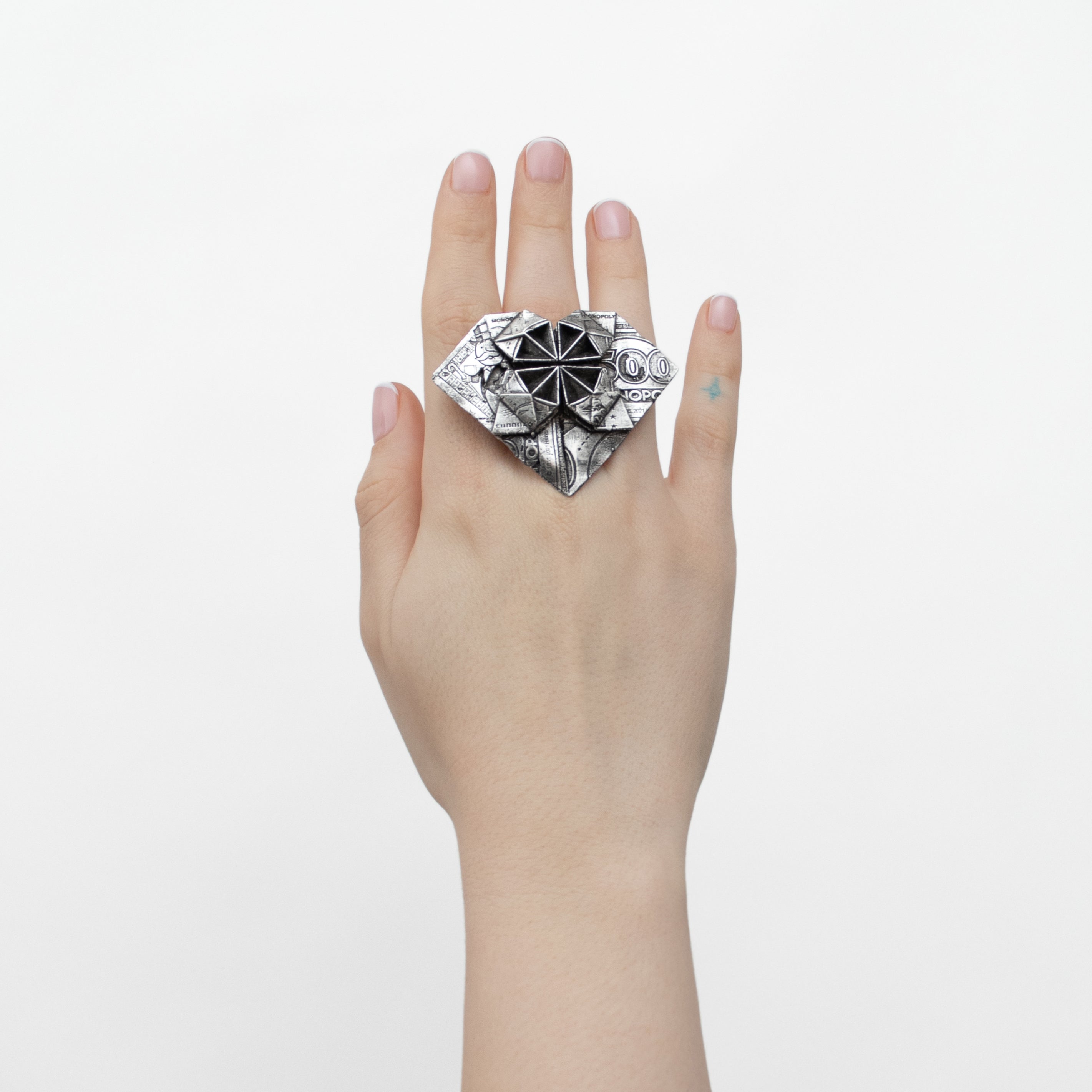 Monopoly banknote ring