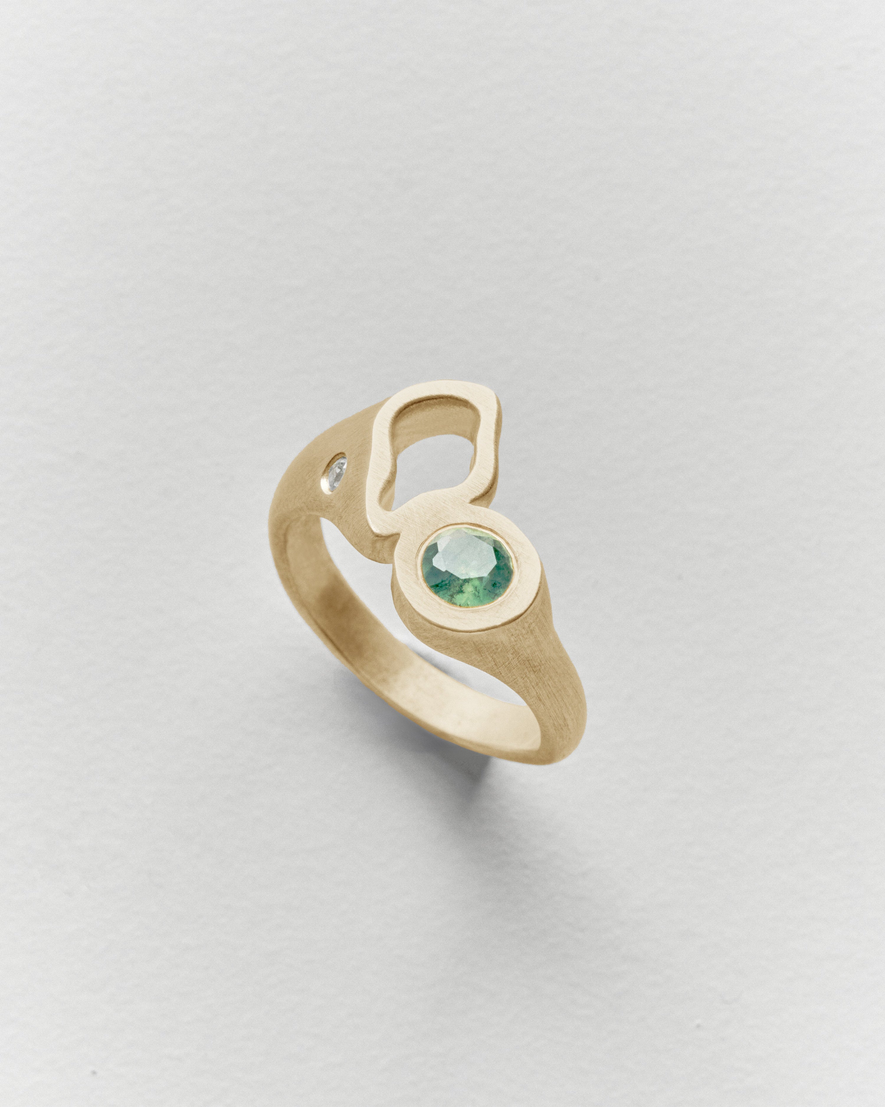 Moss pool ring