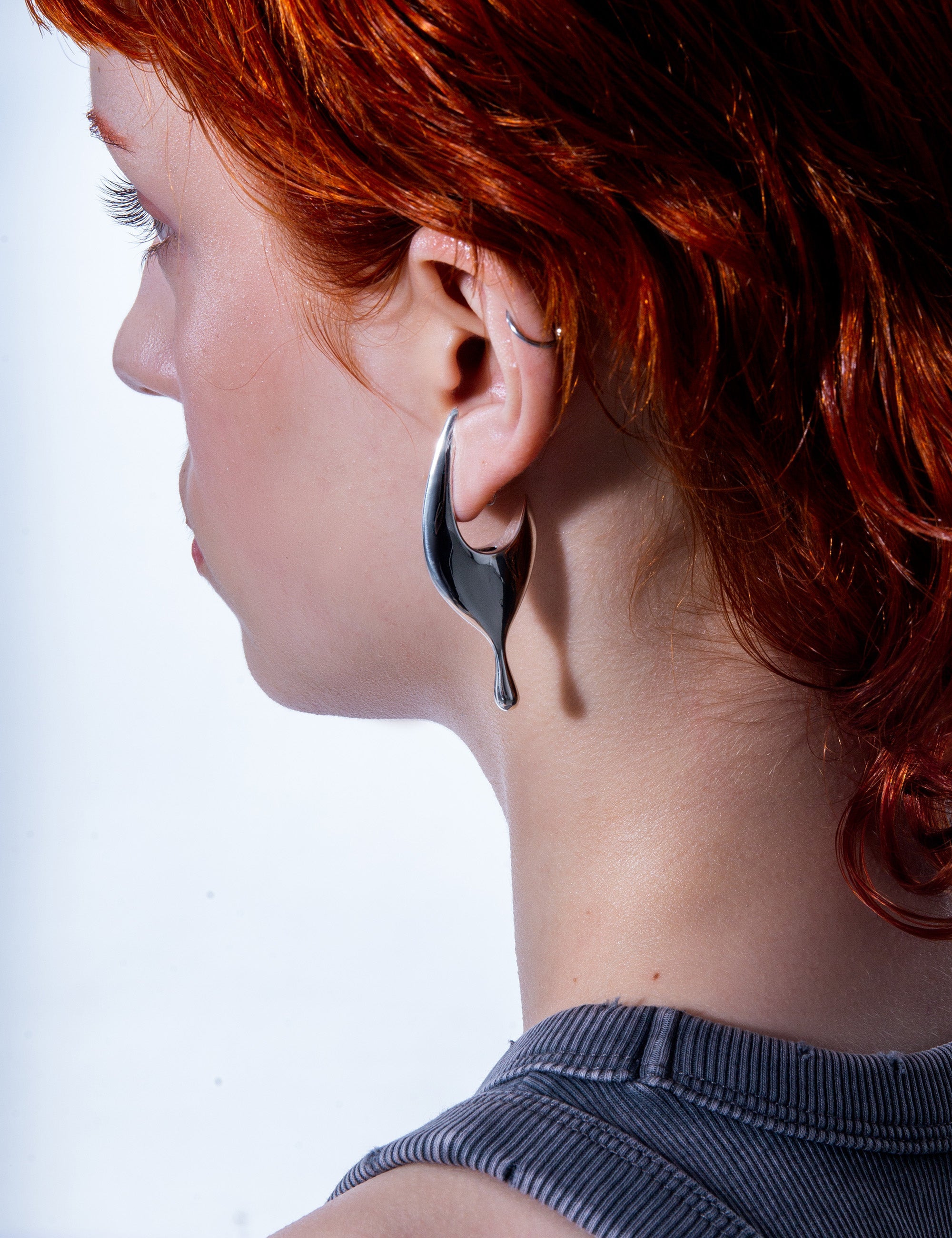 Cutout drop earrings