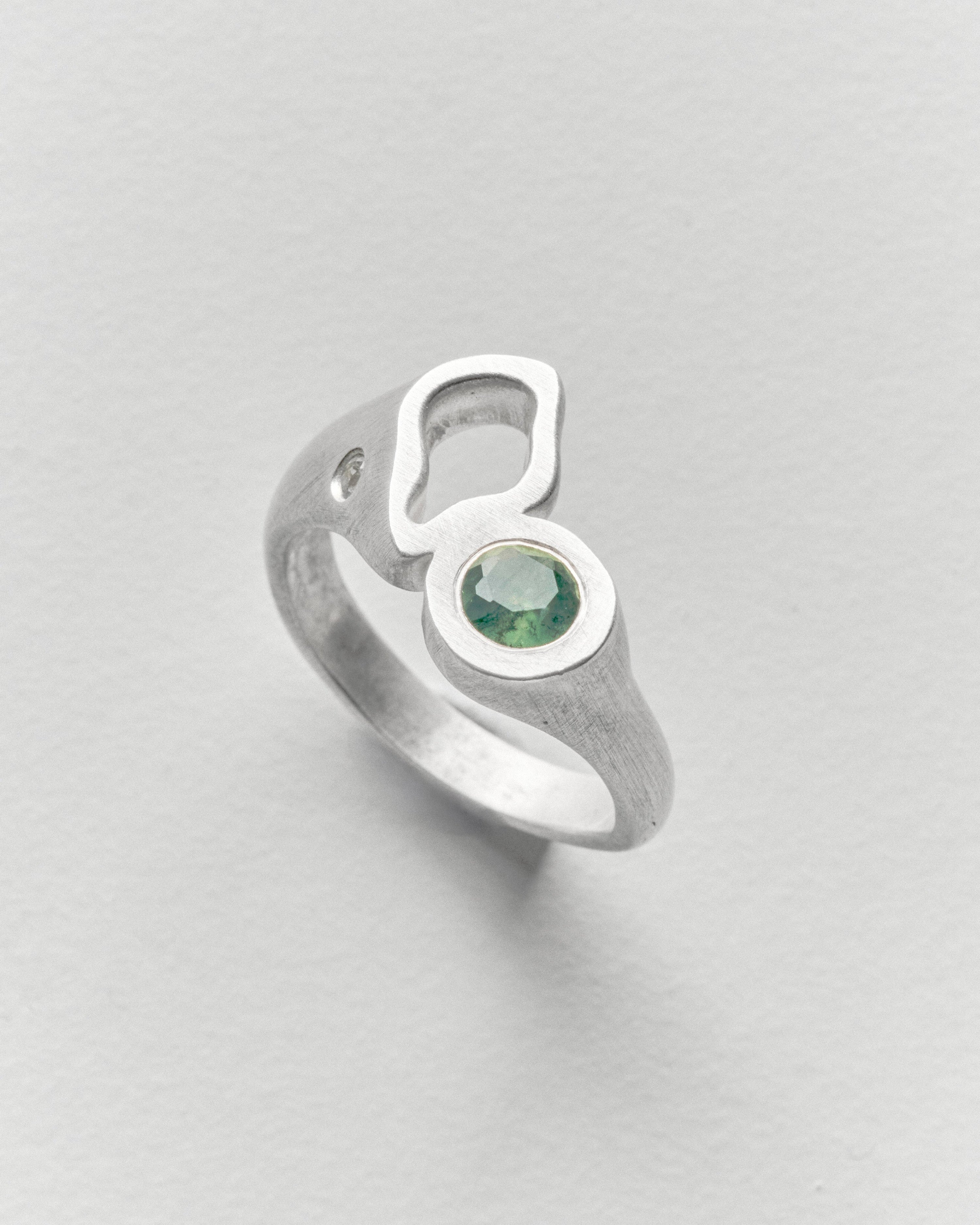 Moss pool ring