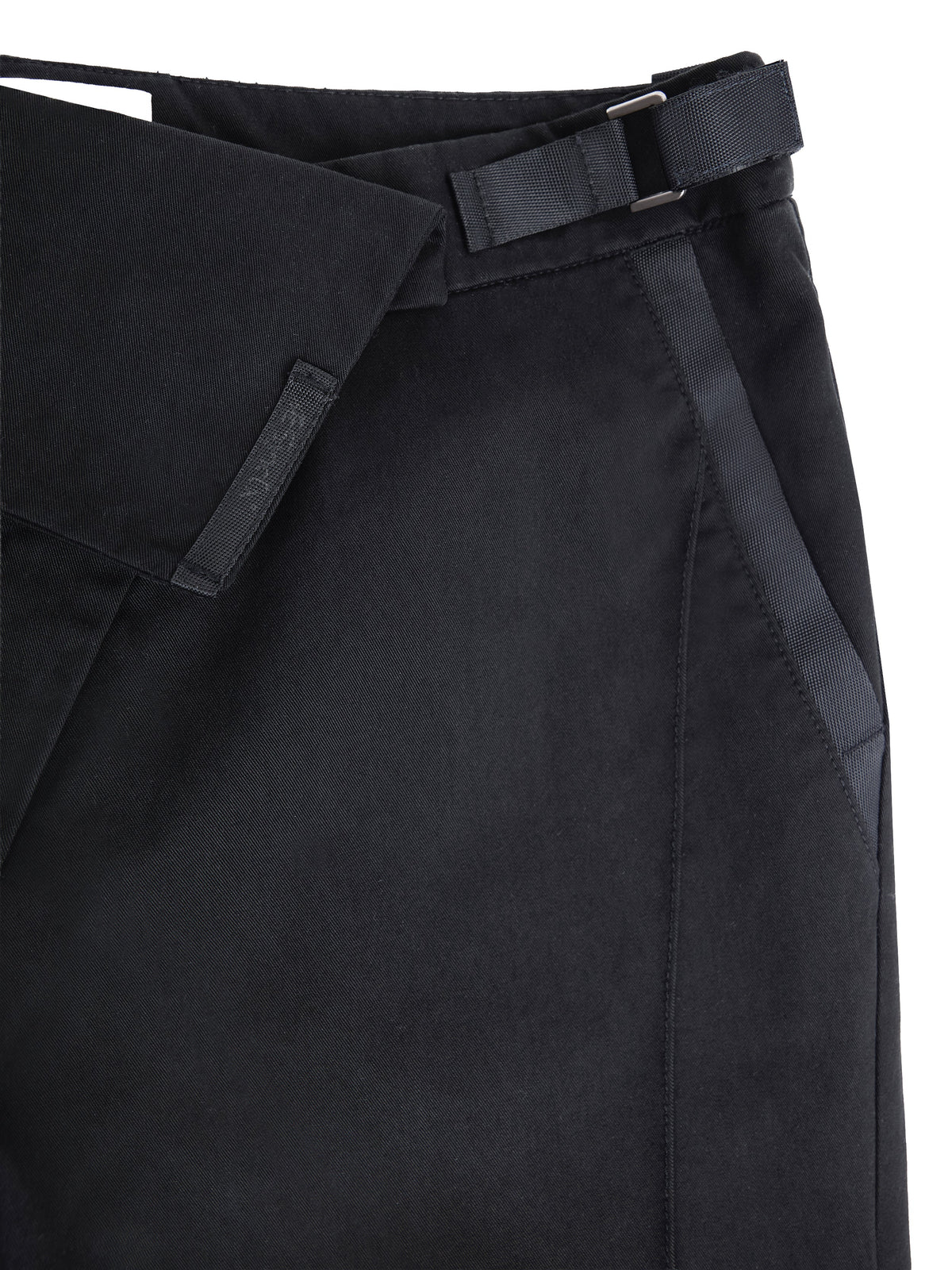 Asymmetric waist pants