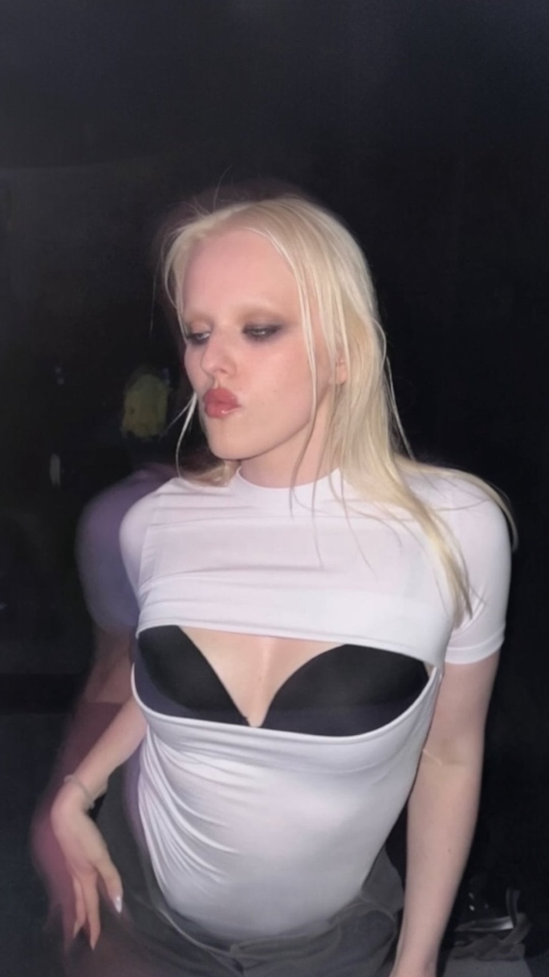 Slit tee