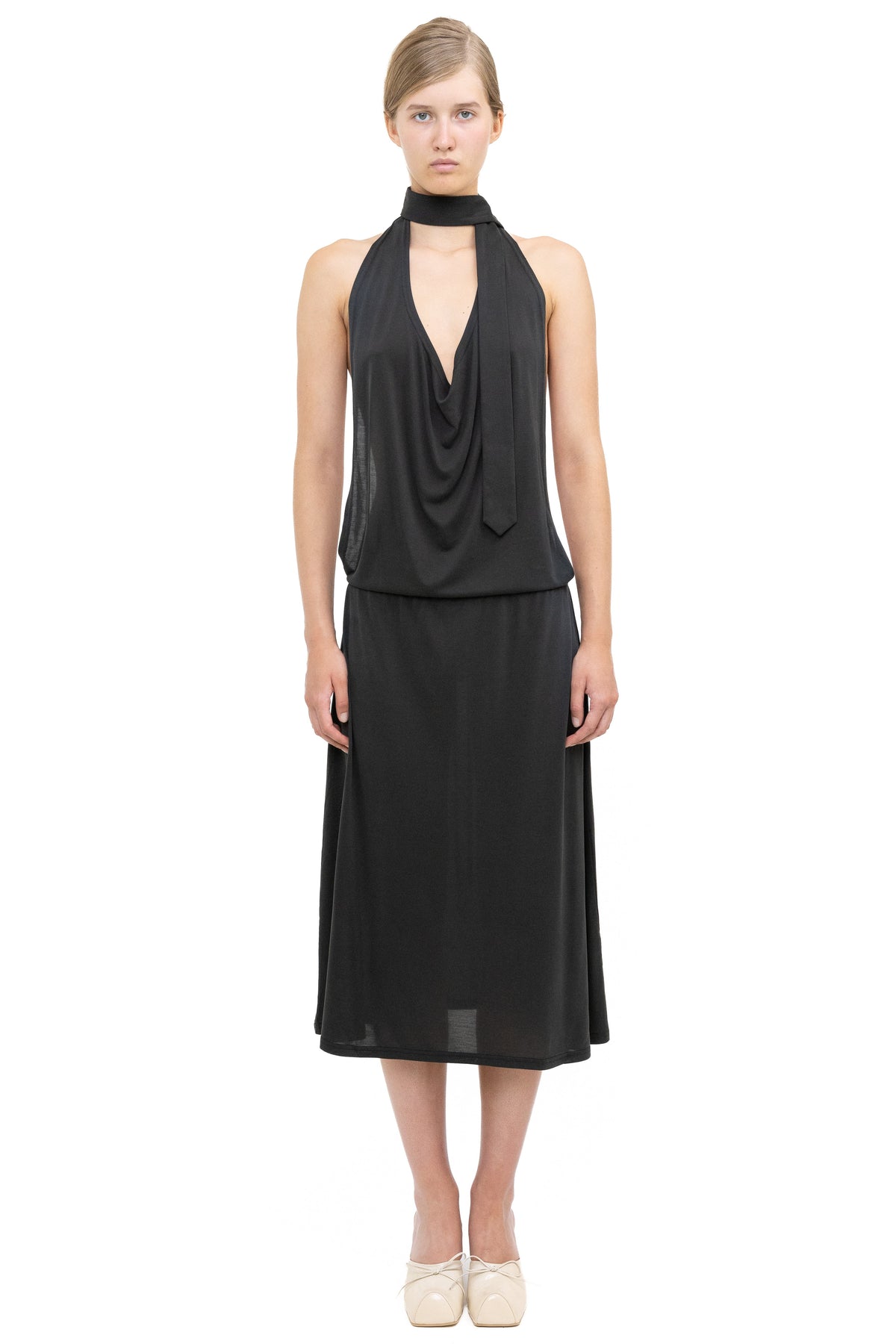 Backless tie dress