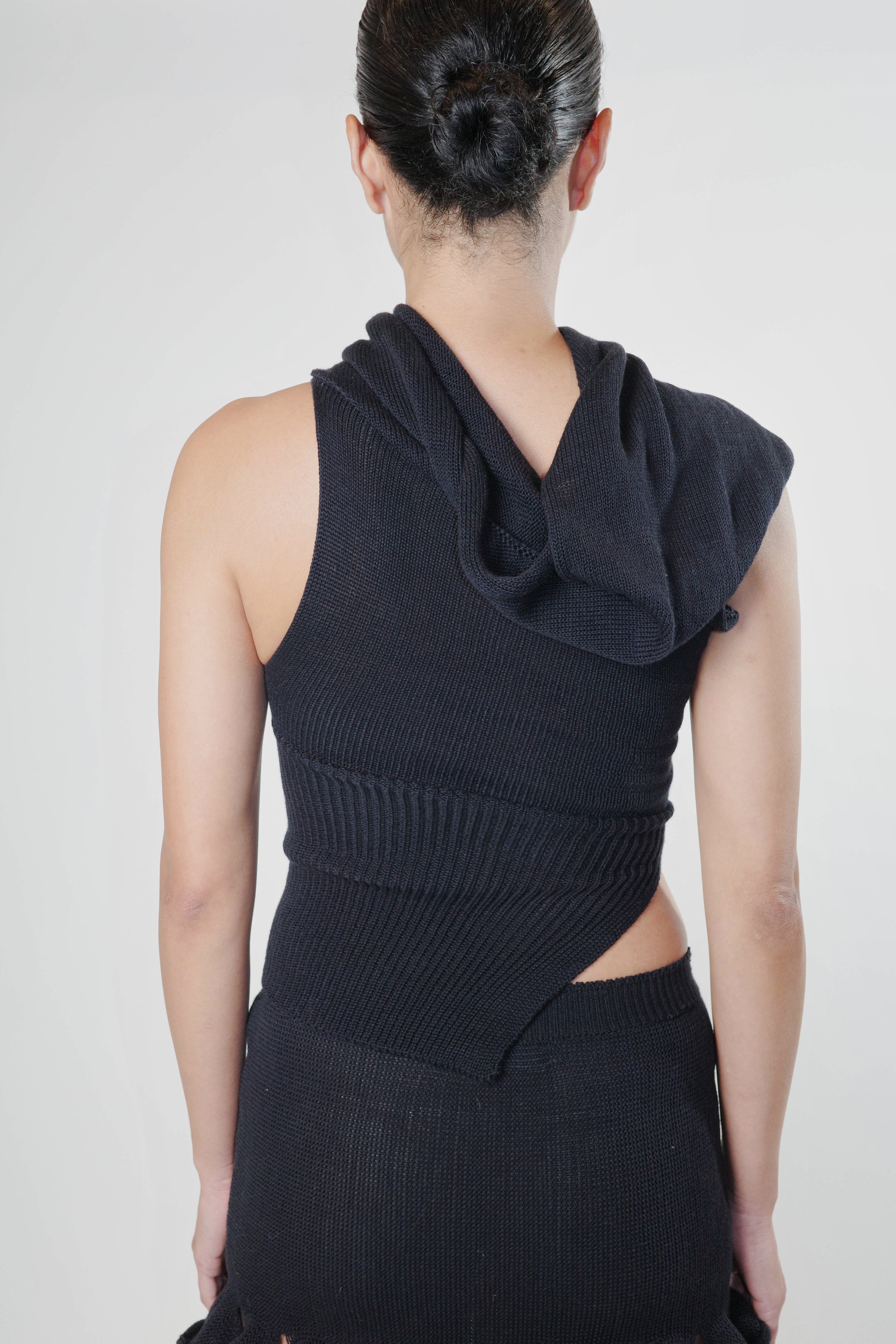Neck drape top (black)