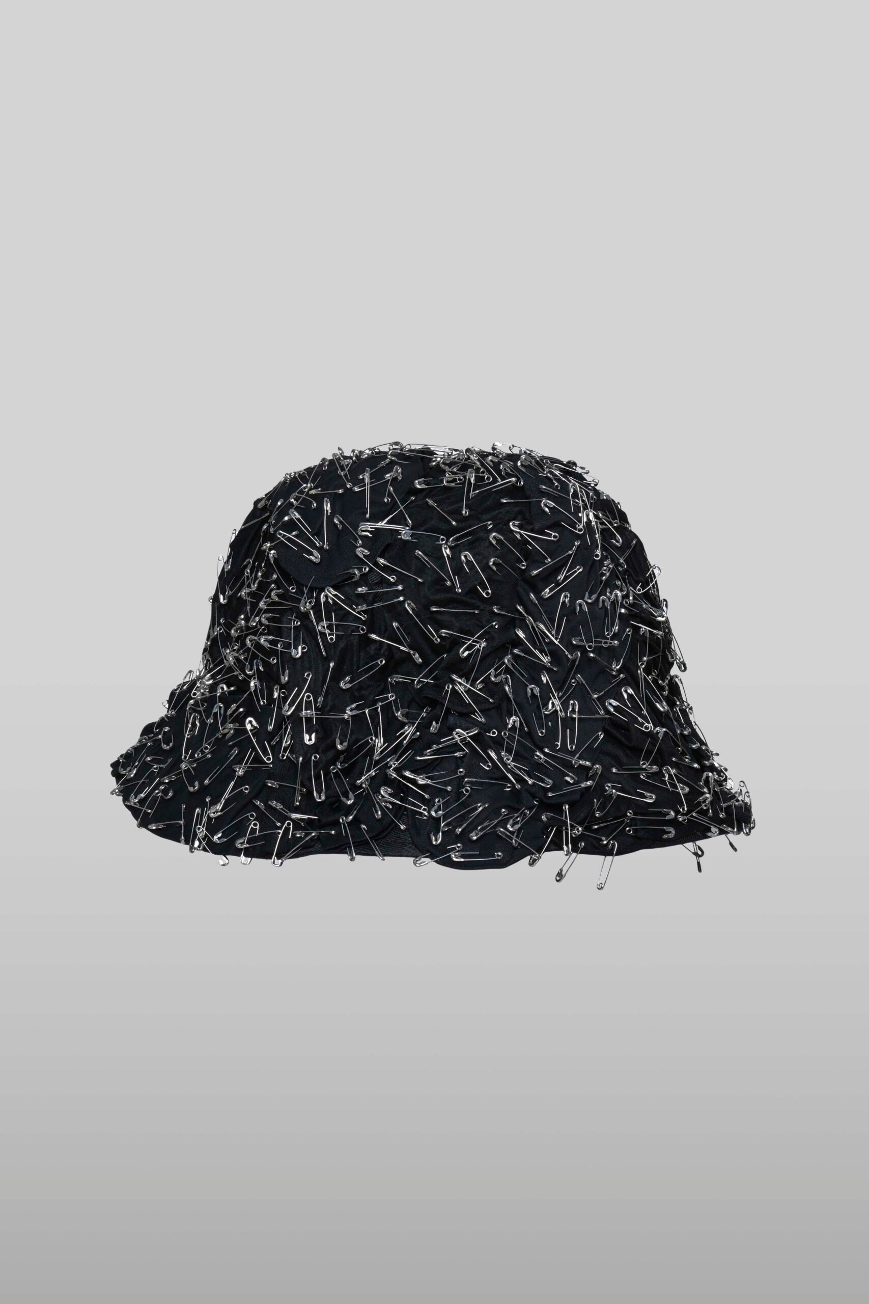 Pinned hat in black