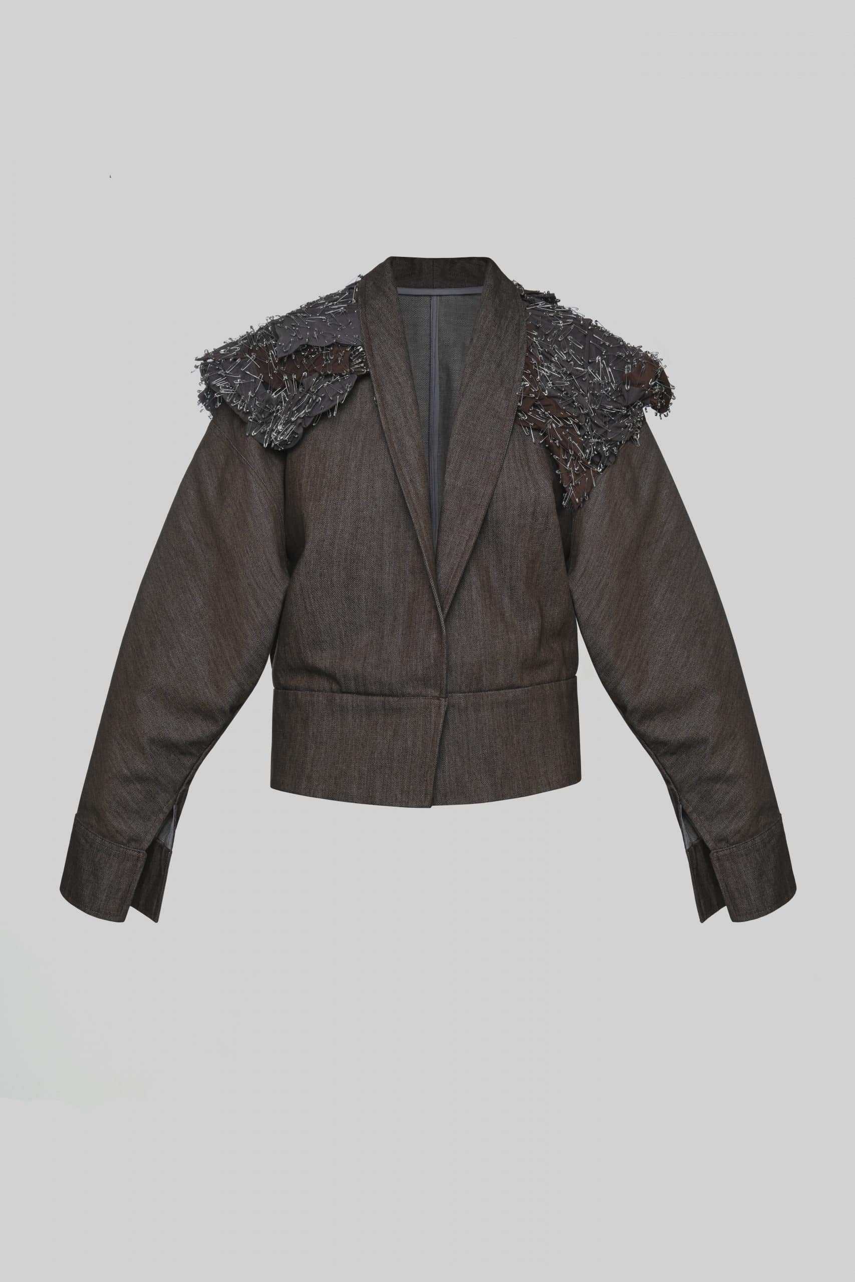 Pin collar brown jacket