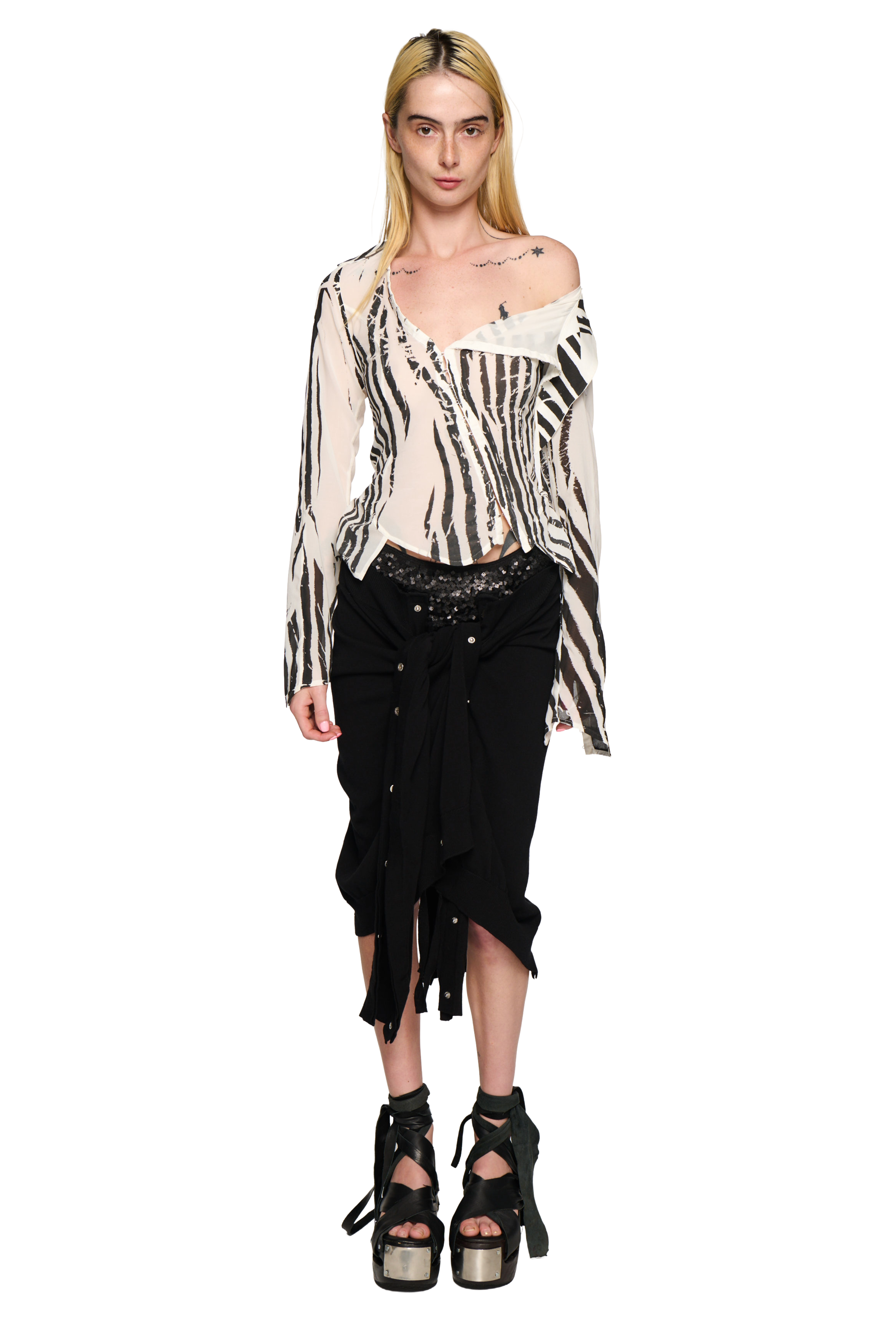 Twisted knitted skirt - black