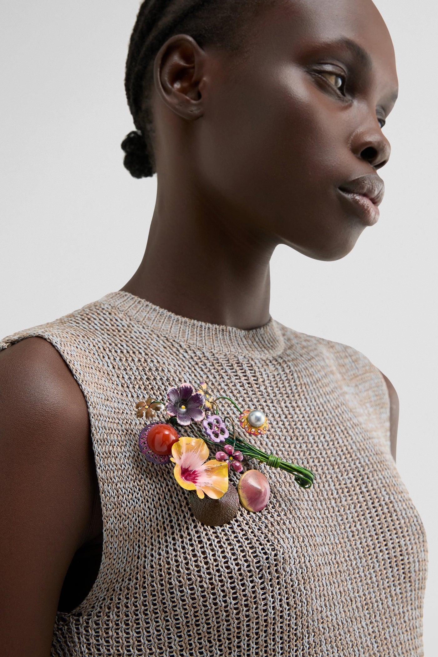 Bouquet brooch